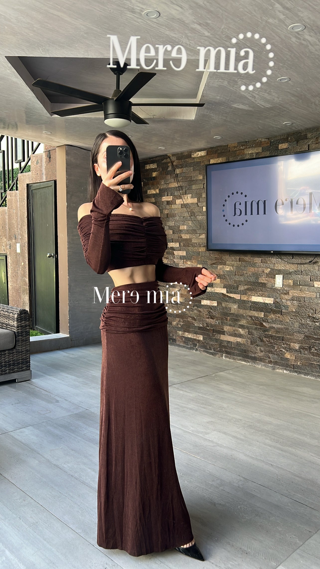 Conjunto hombros plisado largo