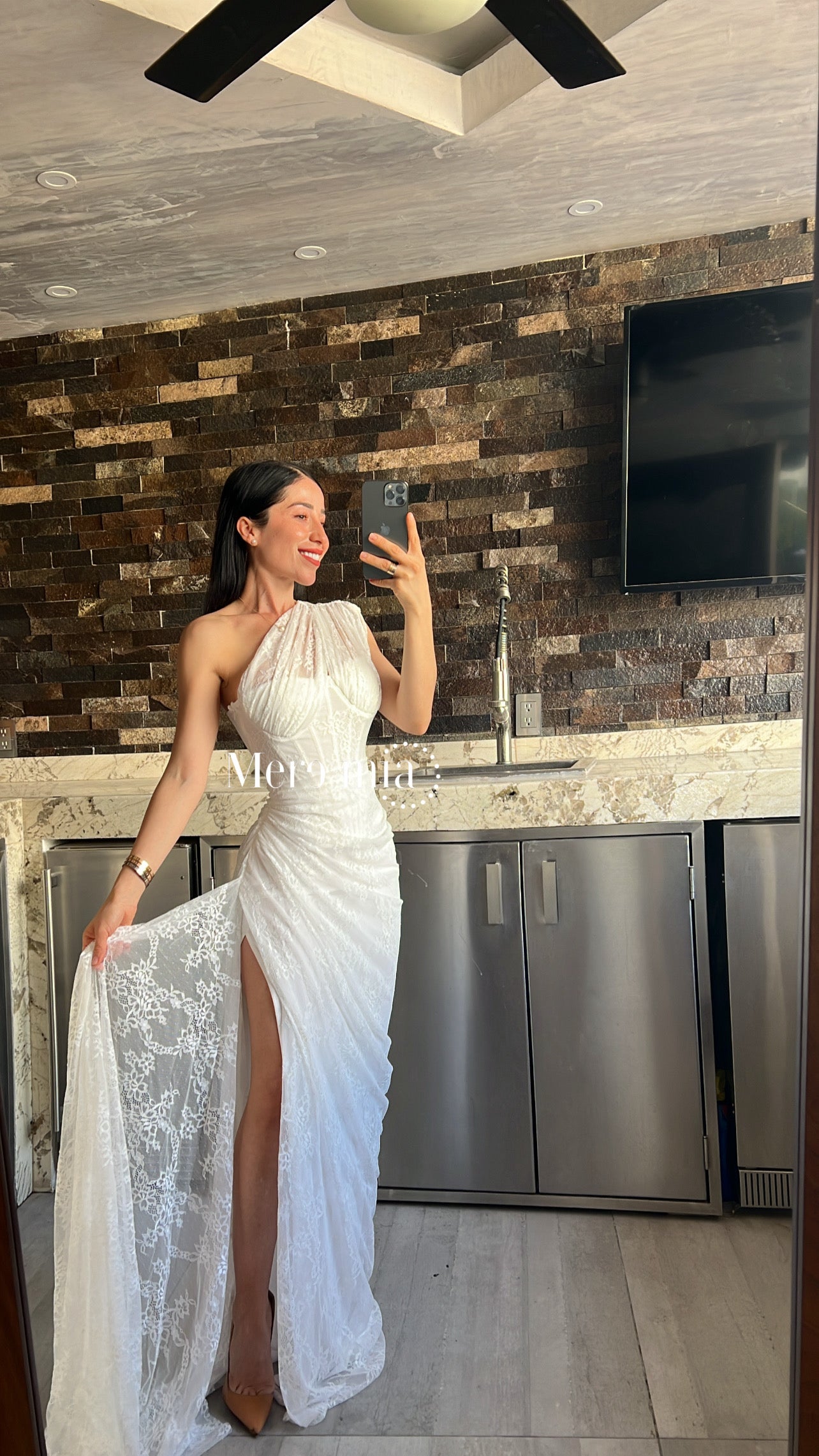 Vestido encaje copas hombro