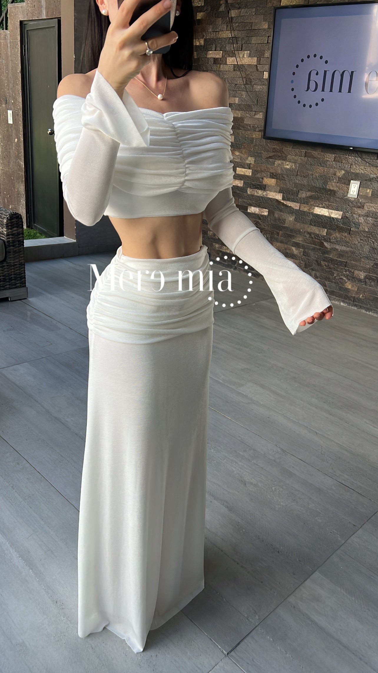 Conjunto hombros plisado largo