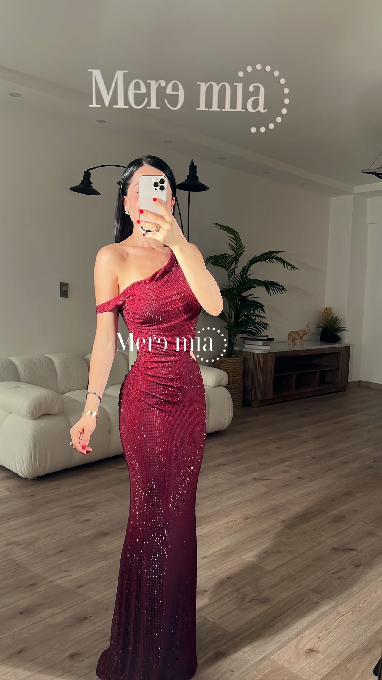 Vestido puntos hombro