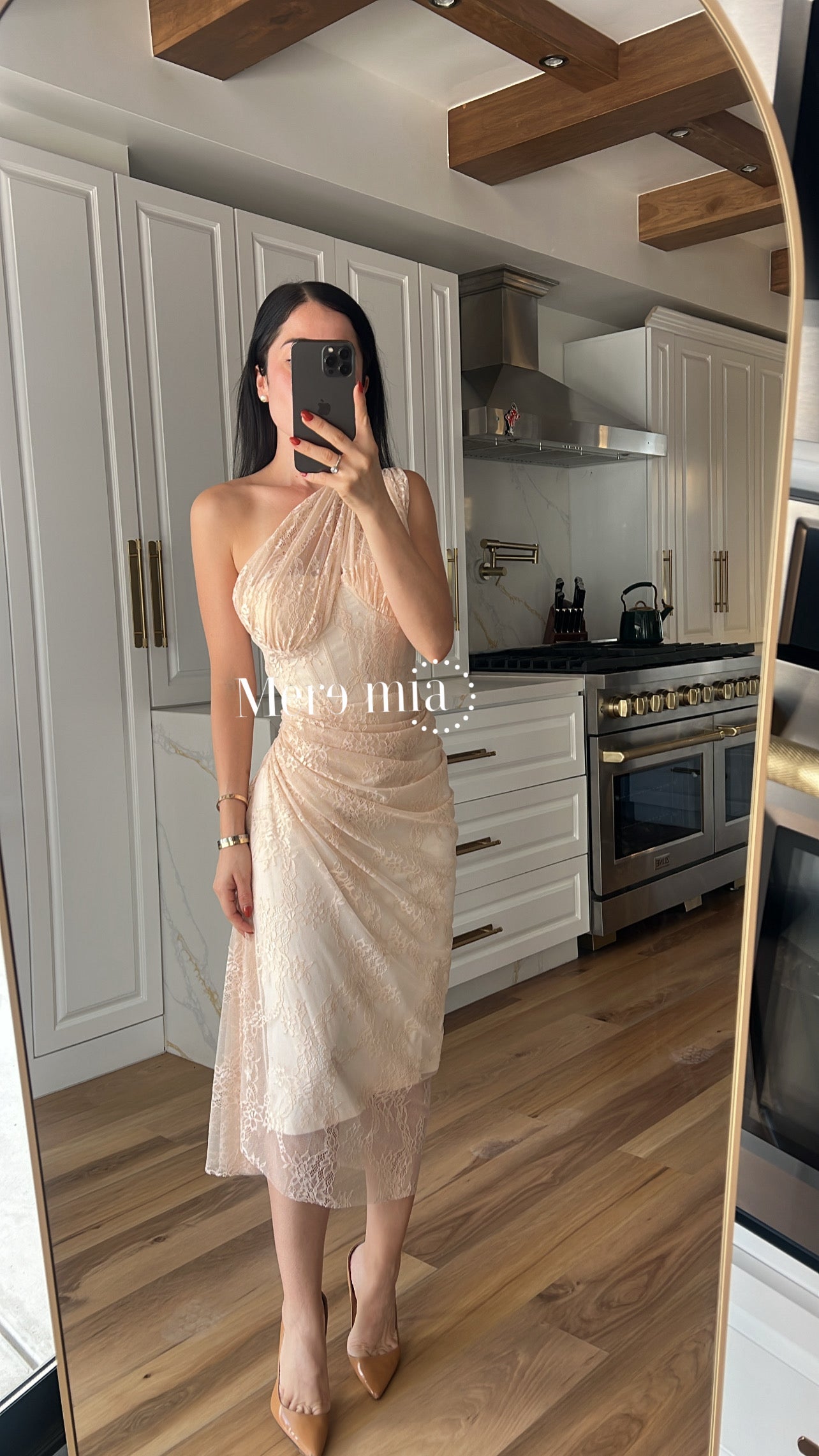 Vestido encaje copas hombro