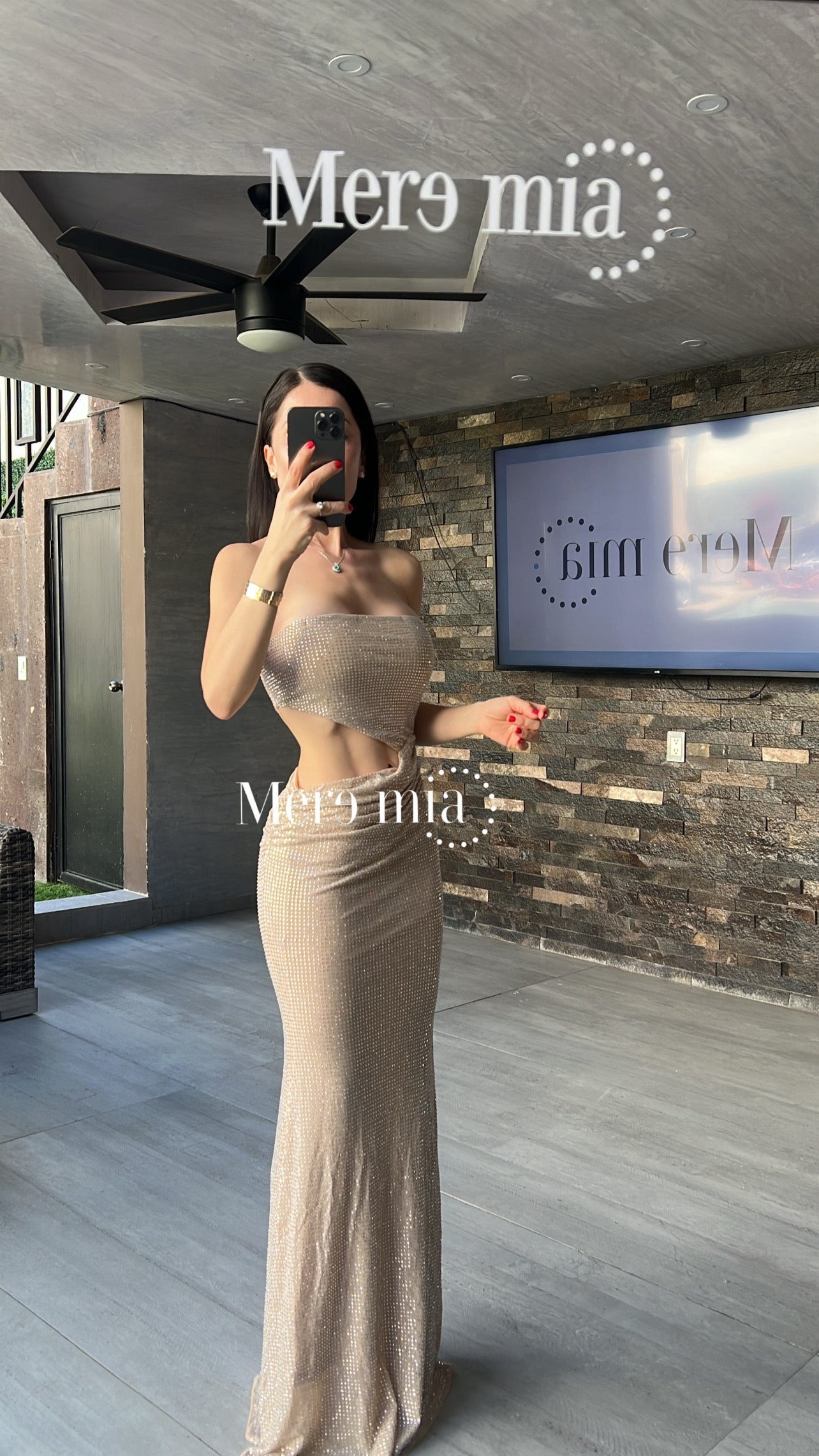 Vestido nude abertura lado