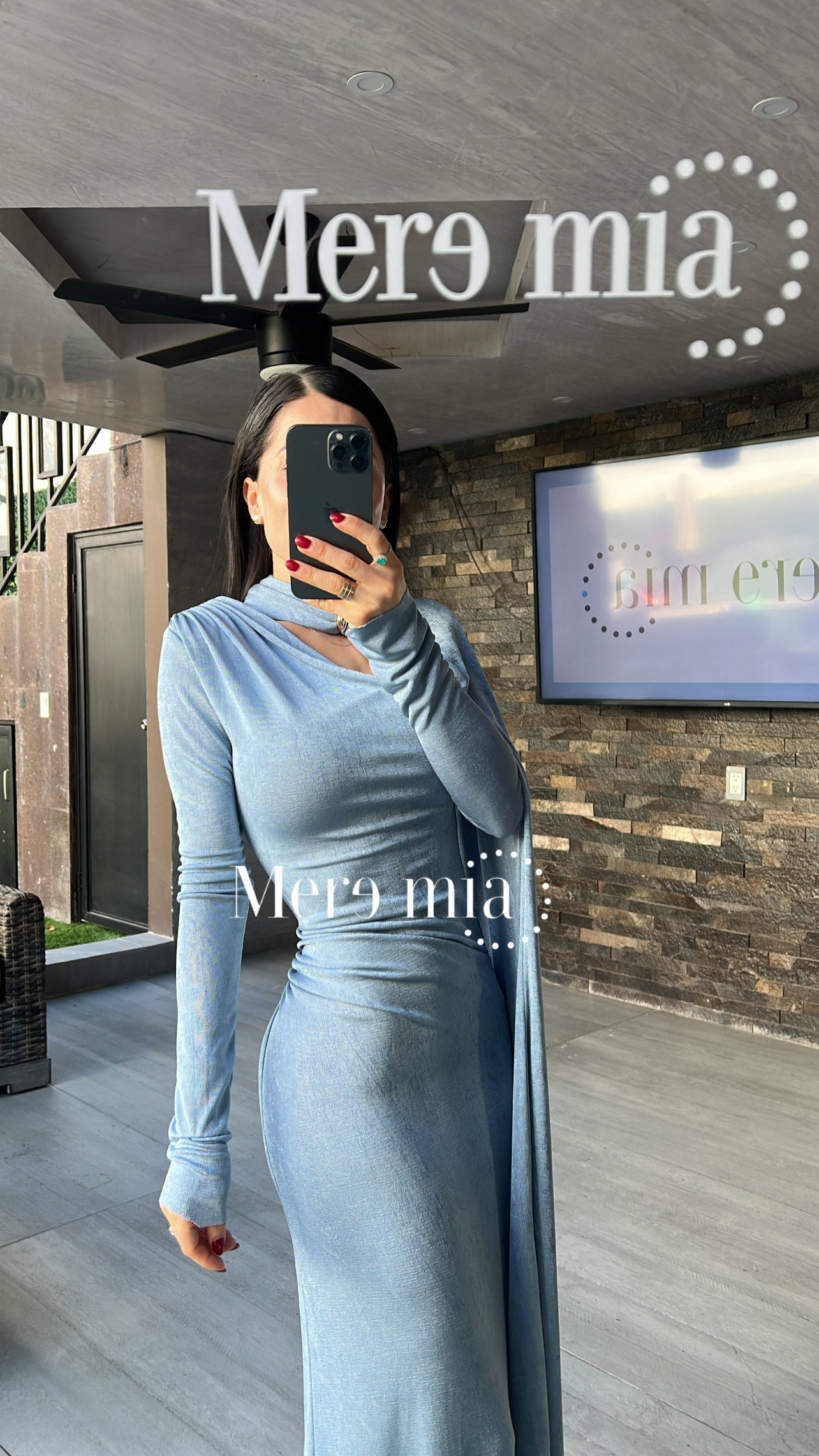 Vestido plisado capa