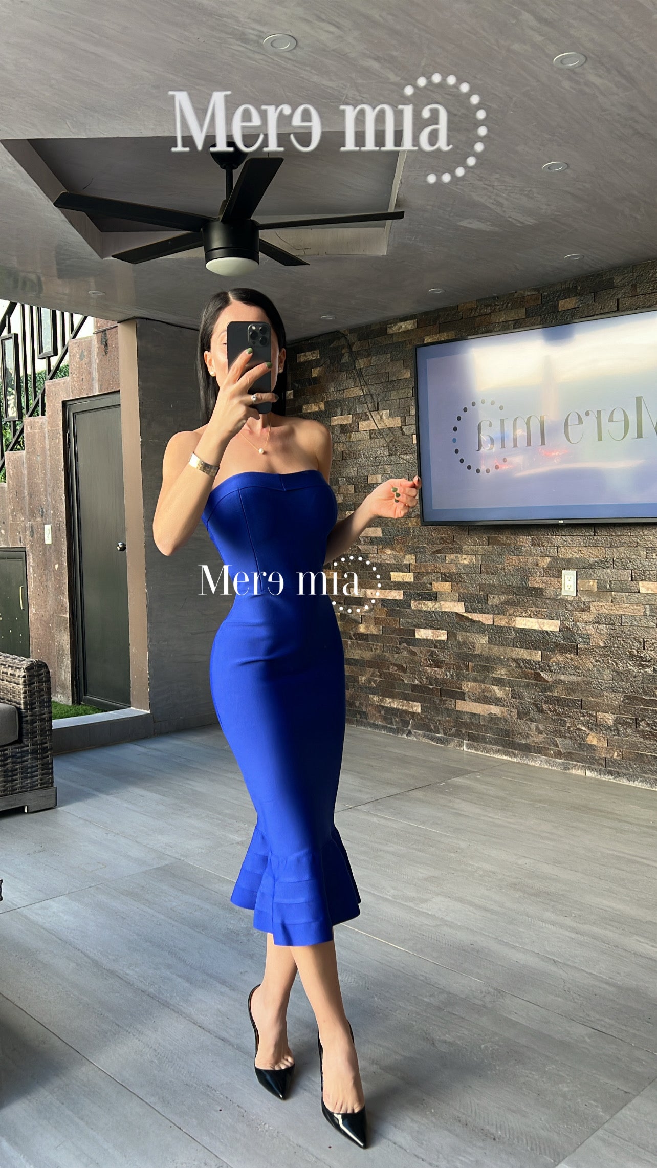Vestido strapples Olán abajo azul rey