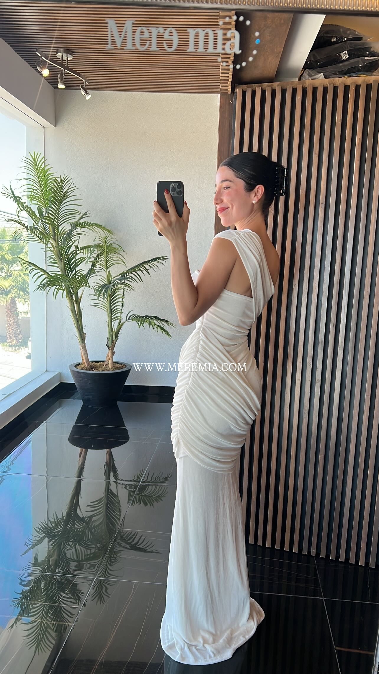 Vestido blanco plisado hombro
