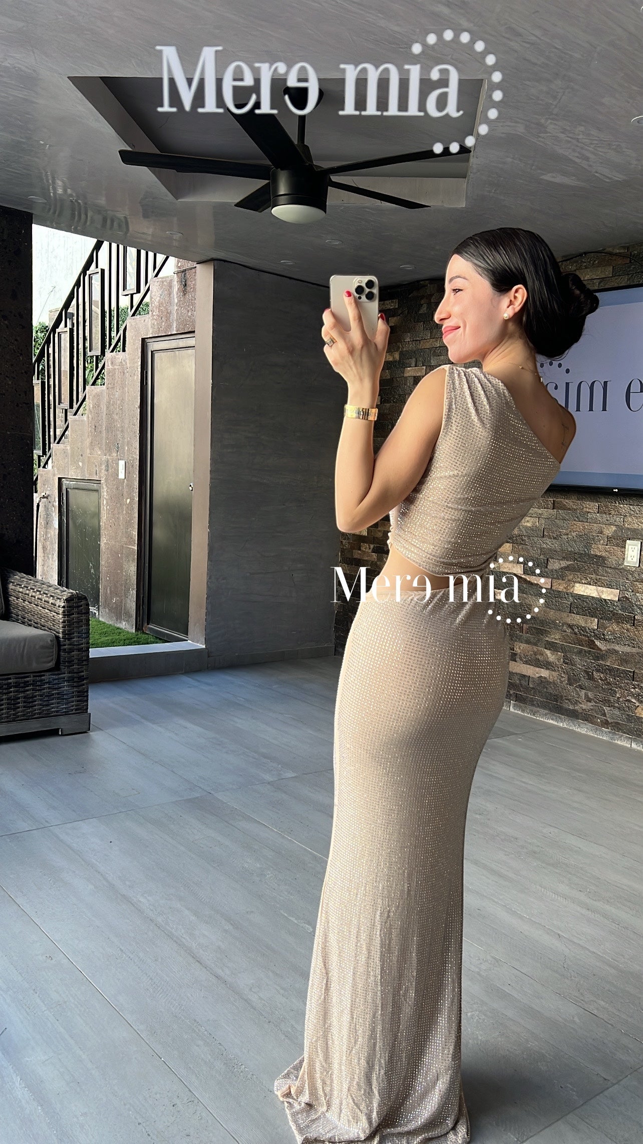 Vestido puntos hombro