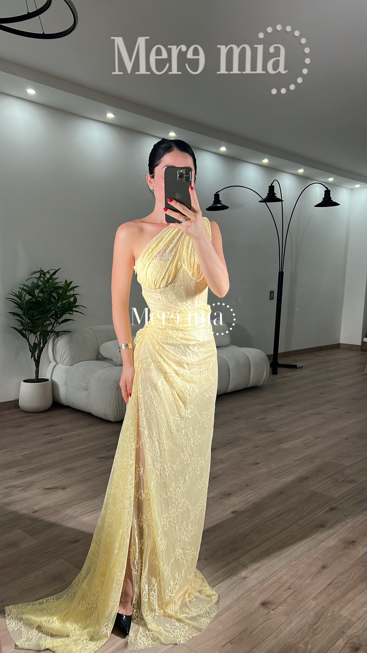 Vestido encaje copas hombro