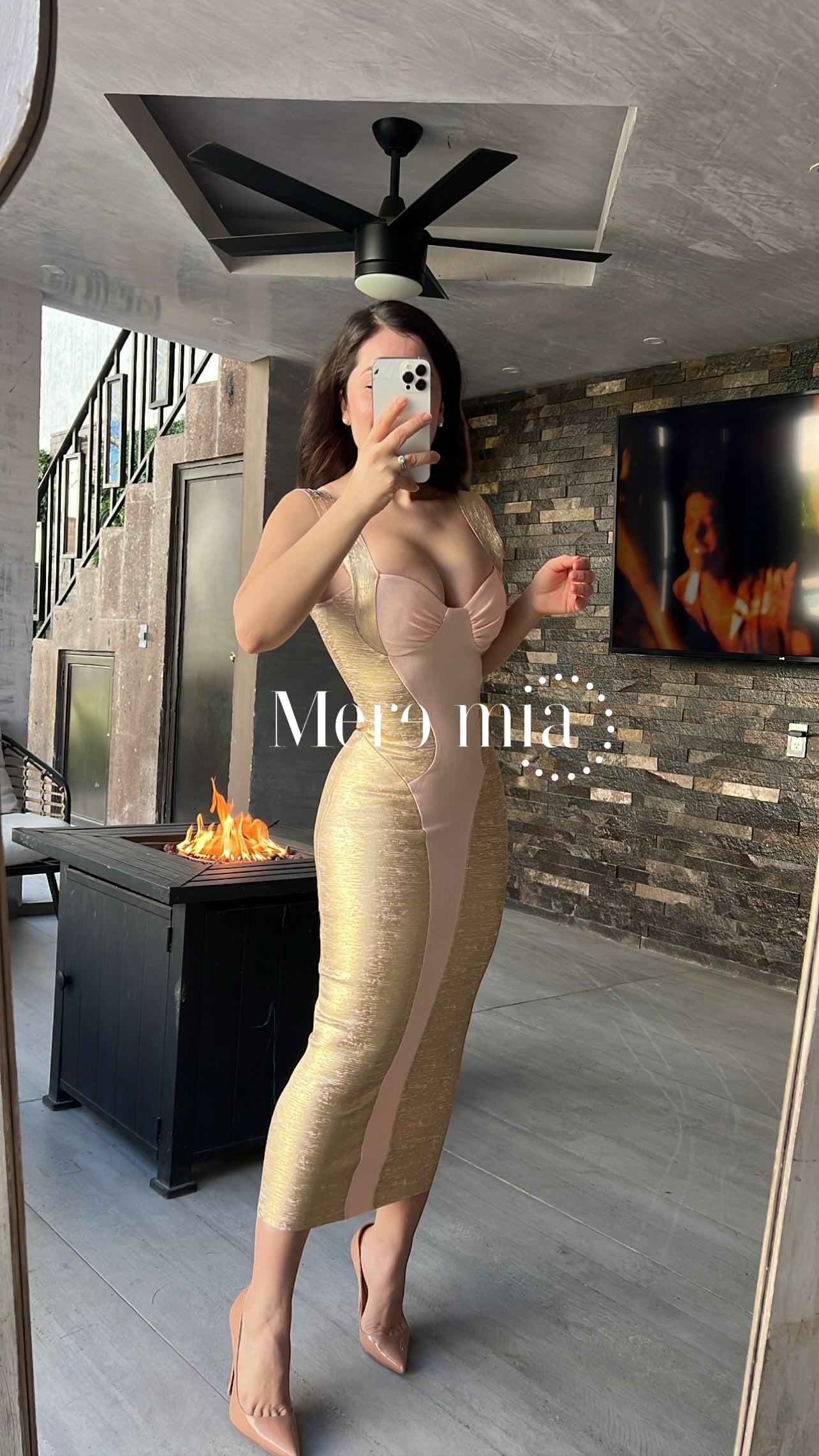 Vestido tirantes dorado con nude