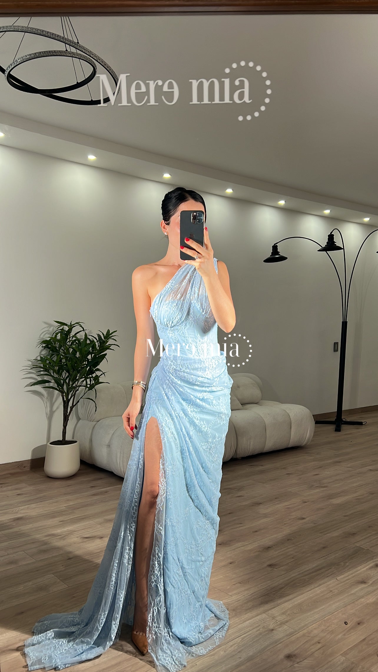 Vestido encaje copas hombro