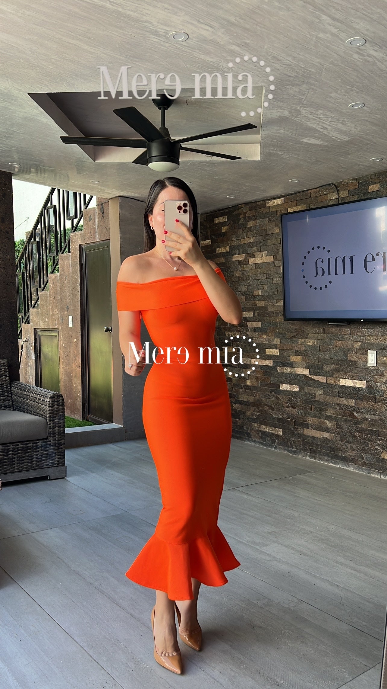 Vestido naranja hombros