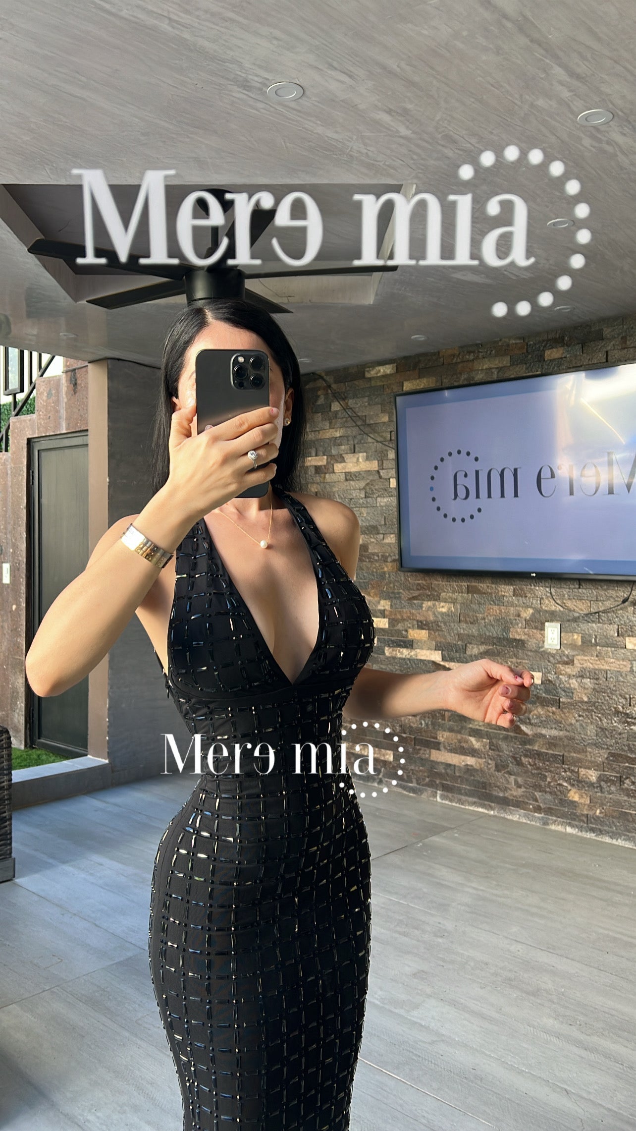 Vestido negro apl
