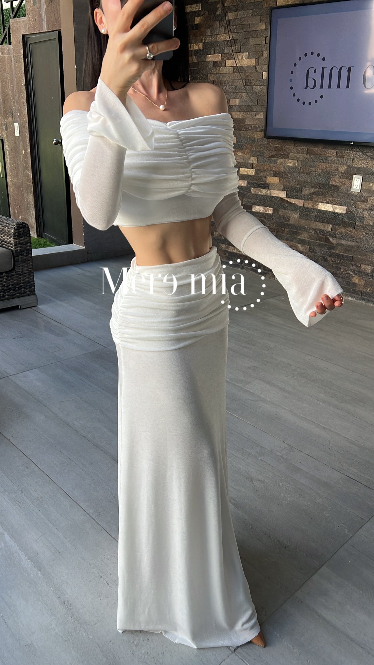 Conjunto hombros plisado largo