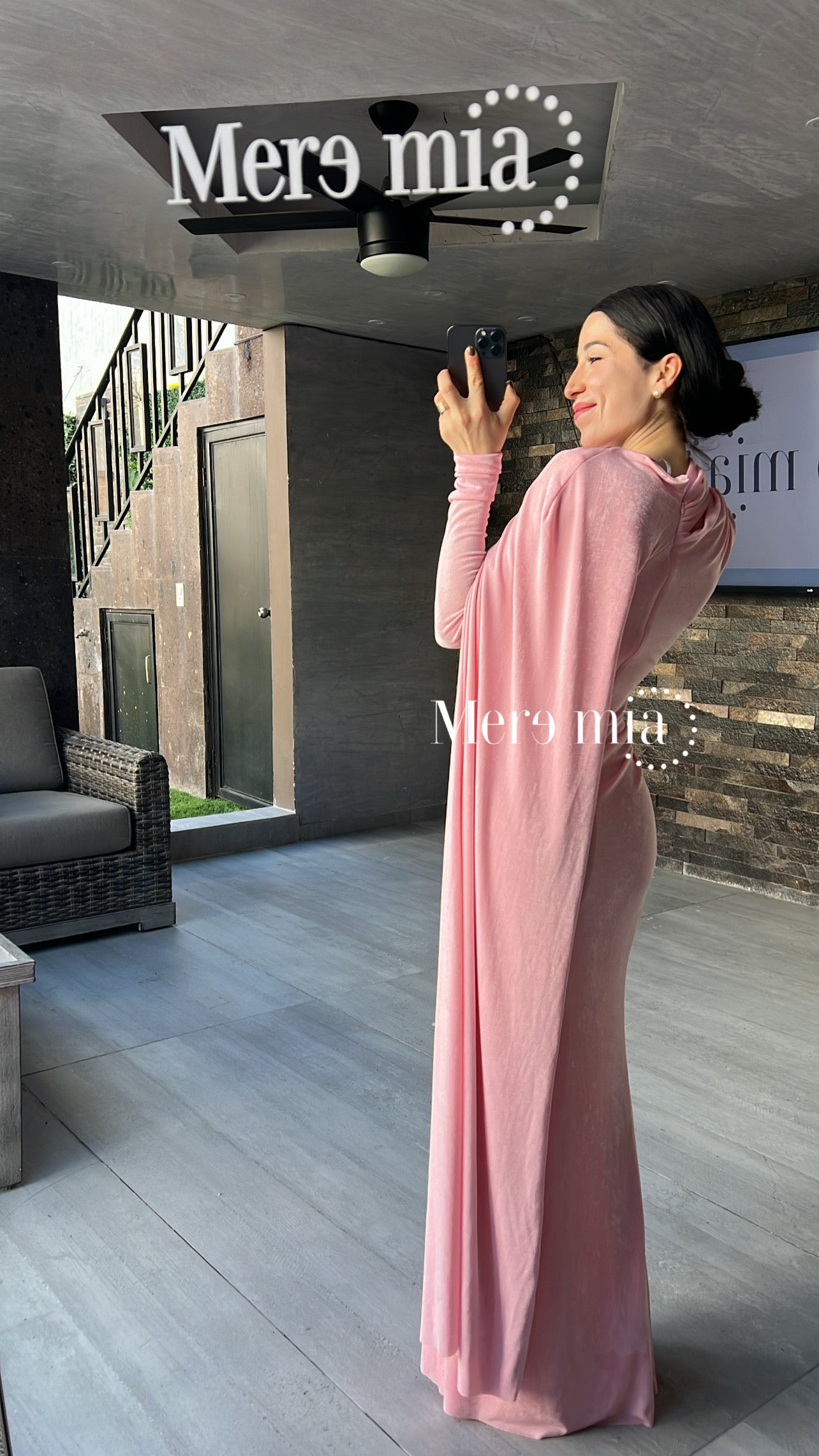 Vestido plisado capa