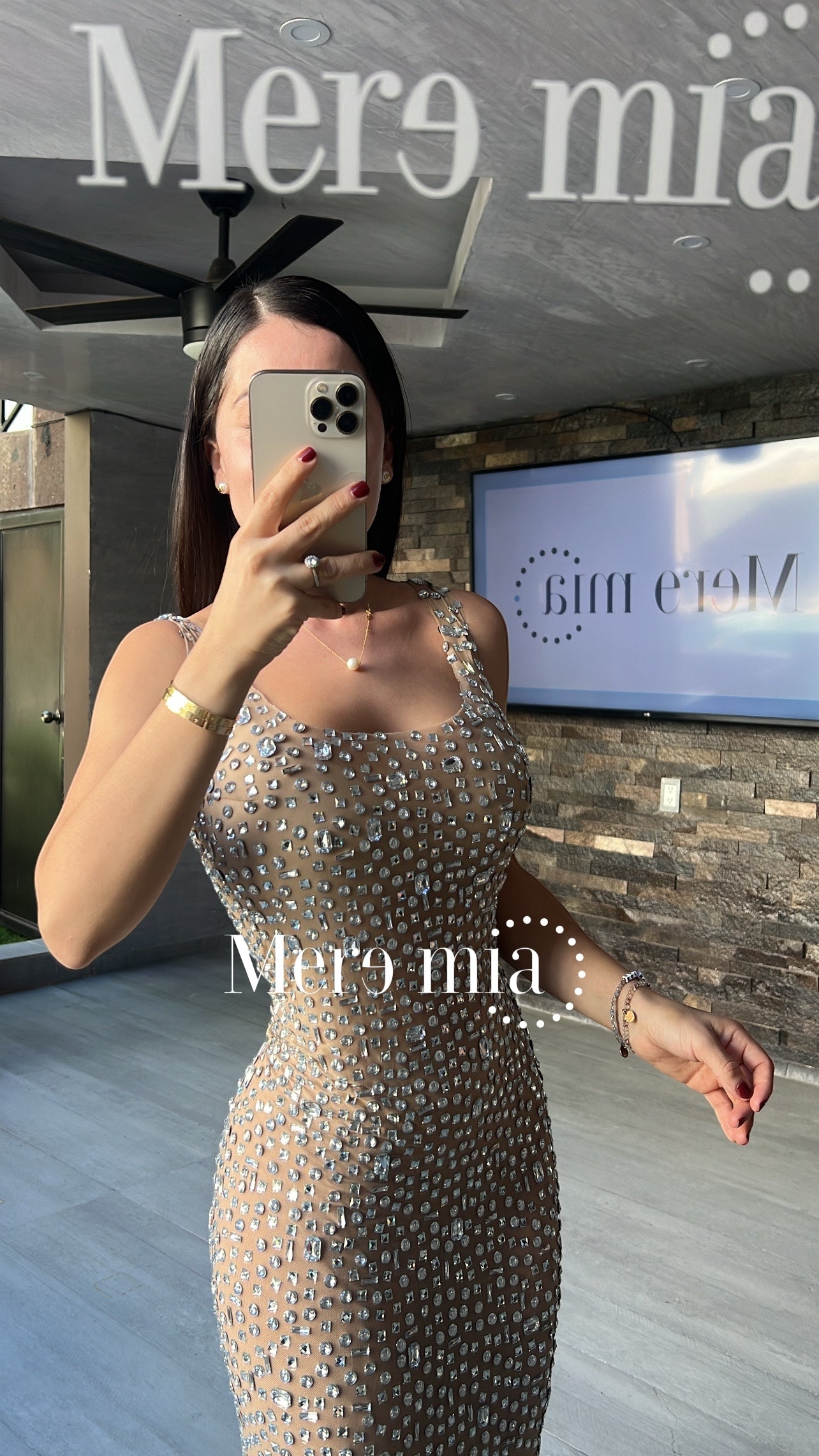 Vestido nude aplic tirantes