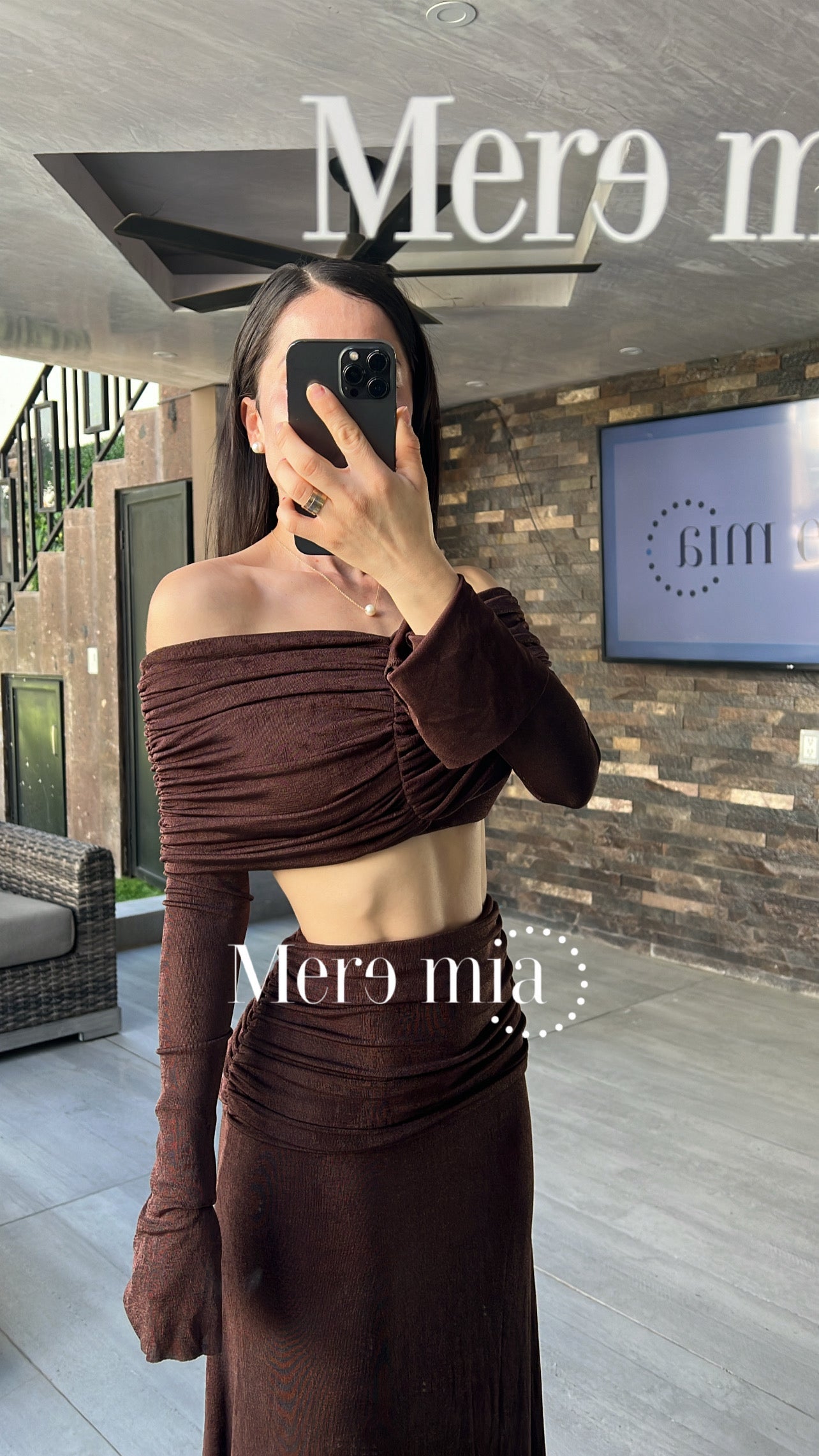 Conjunto hombros plisado largo