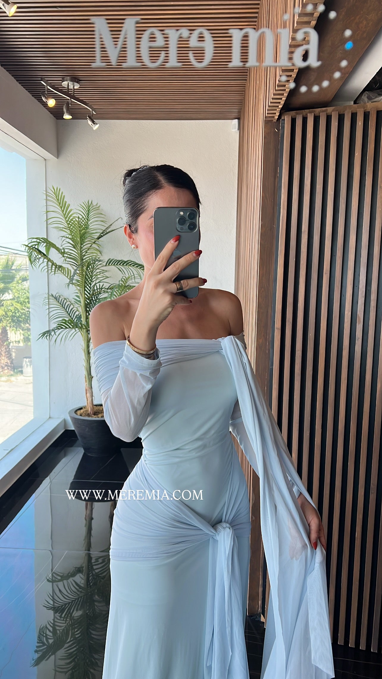Vestido hombros estola plisado