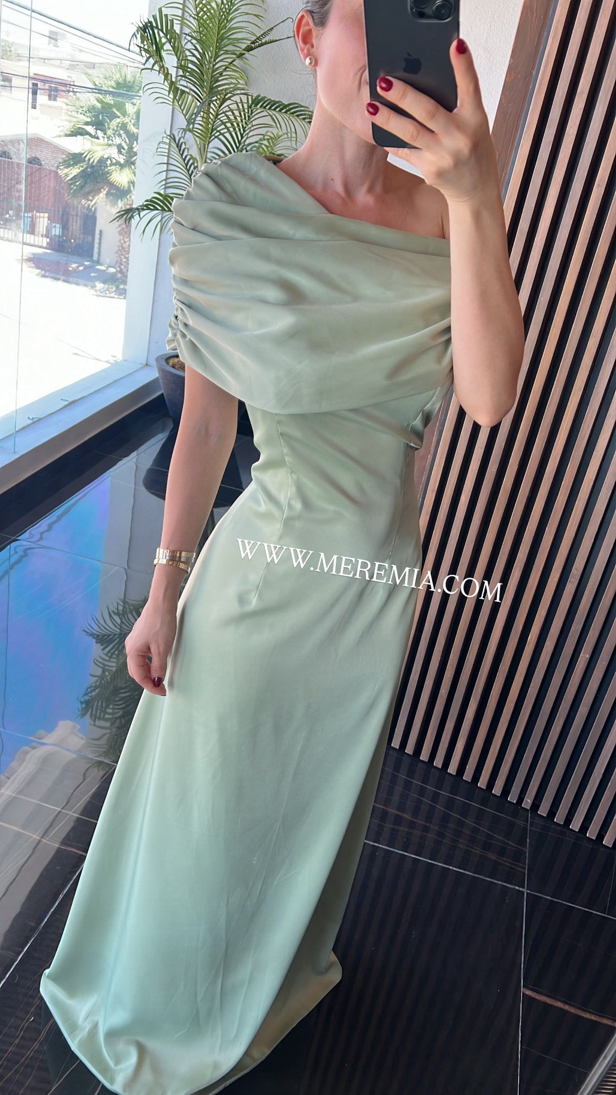 Vestido listo satin olan arriba