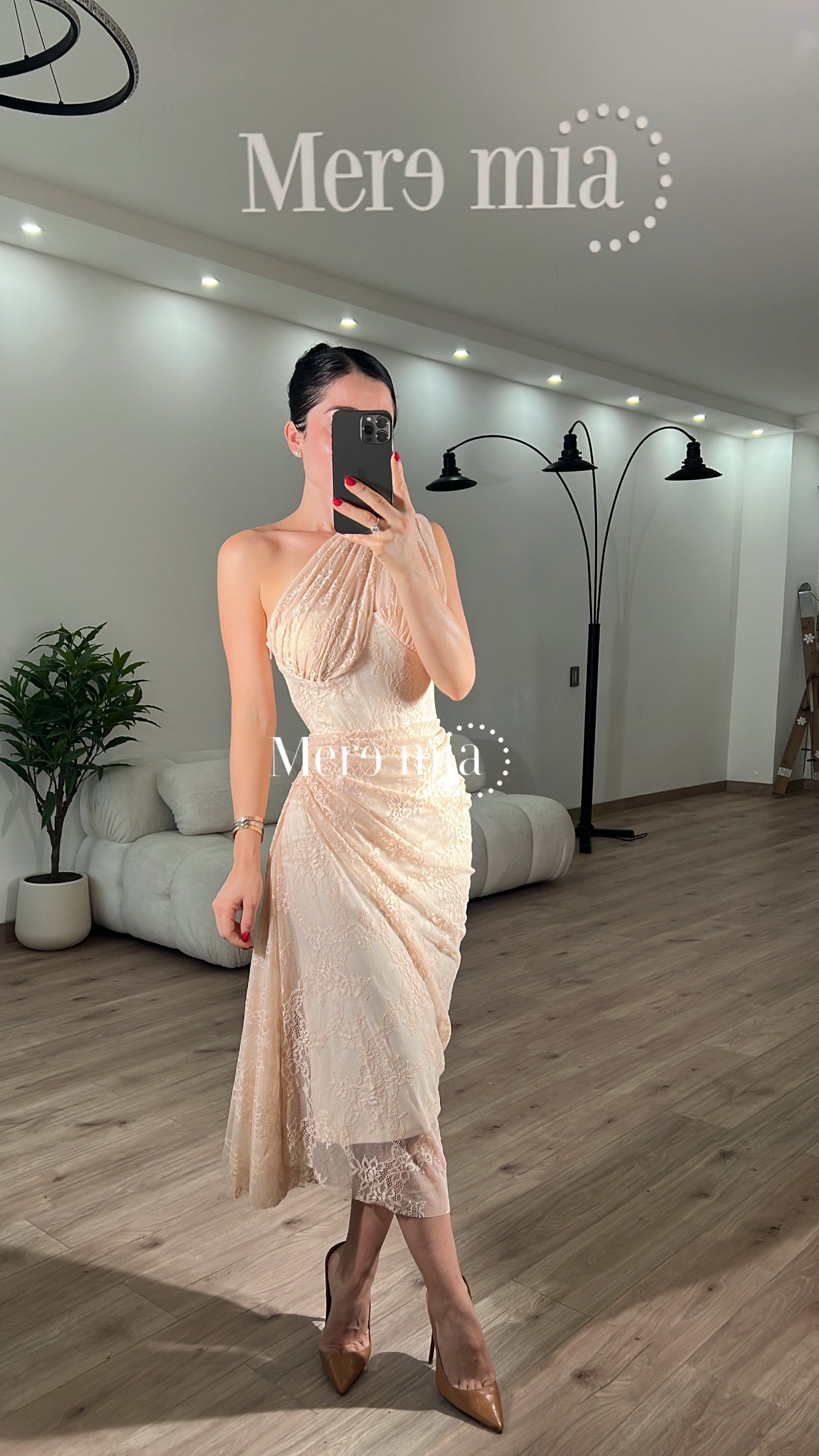 Vestido encaje copas hombro