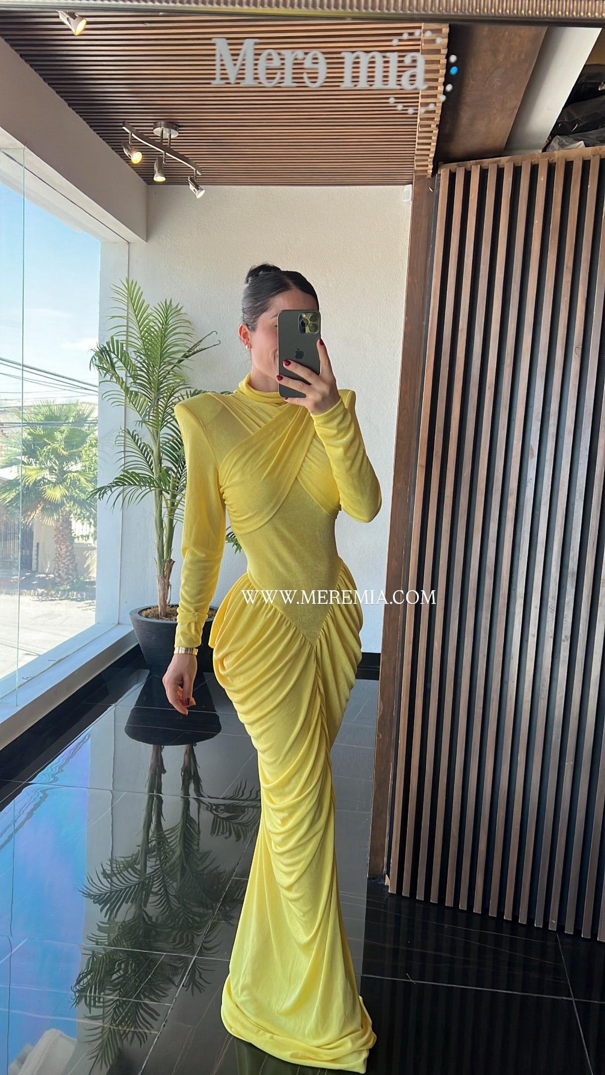 Vestido plisado cruzado