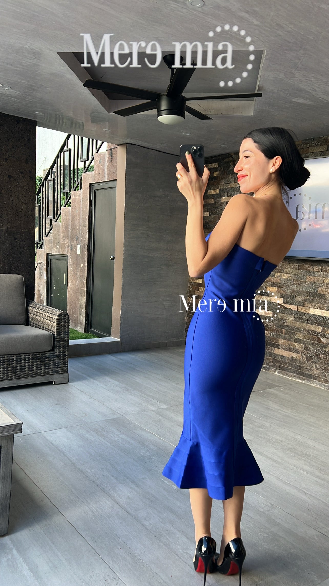Vestido strapples Olán abajo azul rey