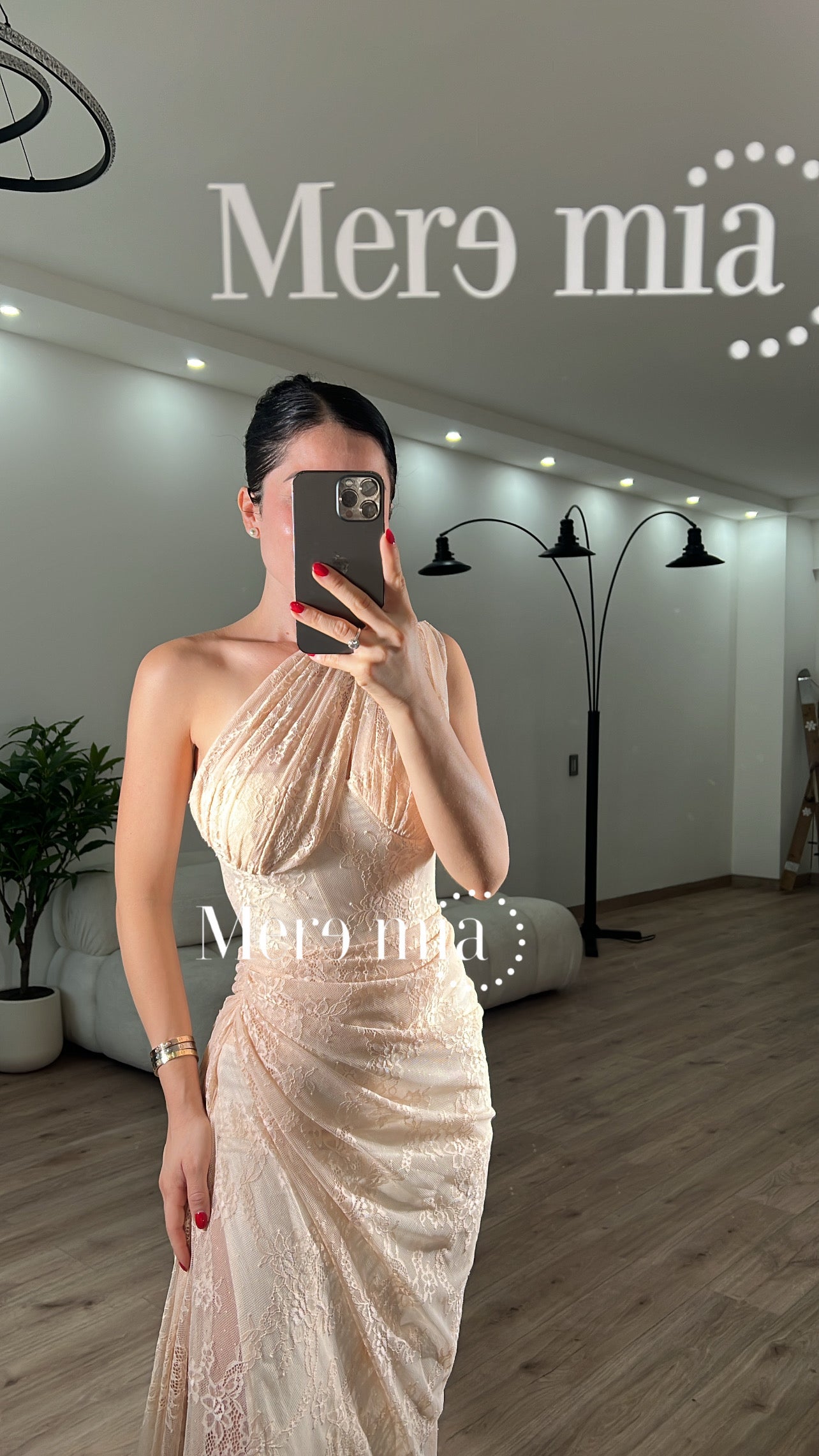 Vestido encaje copas hombro
