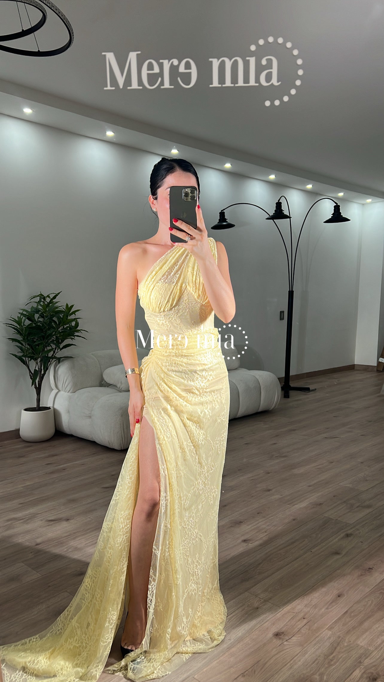 Vestido encaje copas hombro