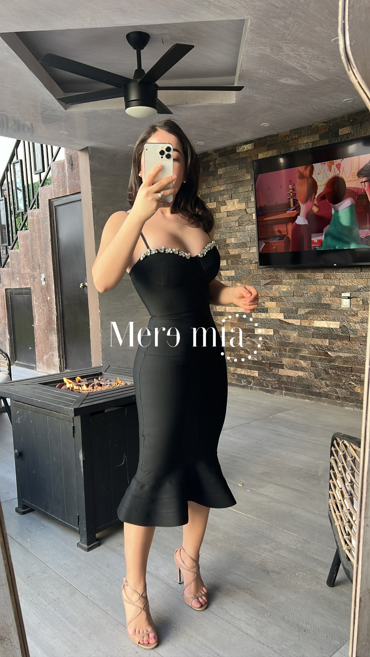 Vestido negro olan abajo copas