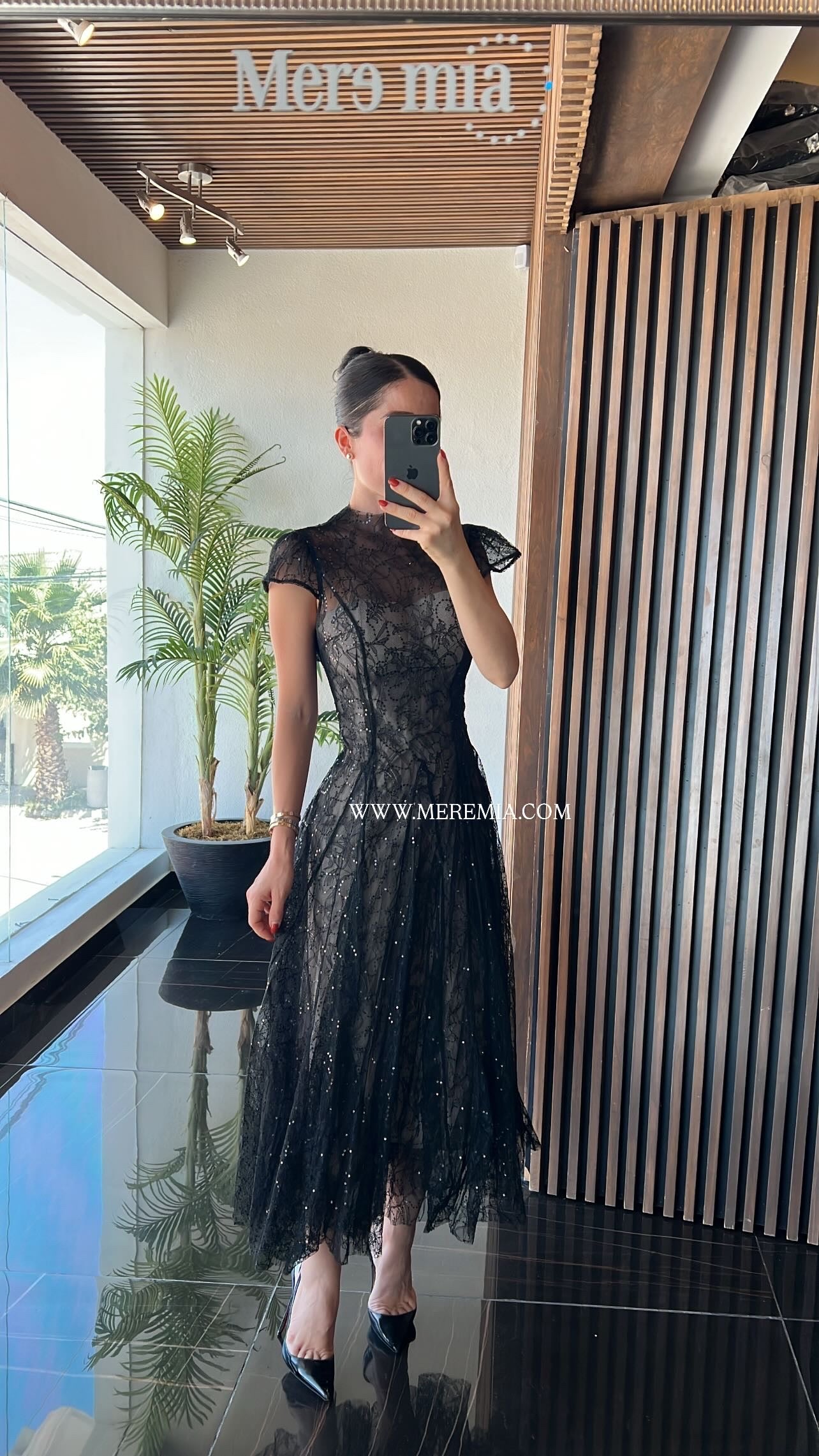 Vestido encaje manga corta