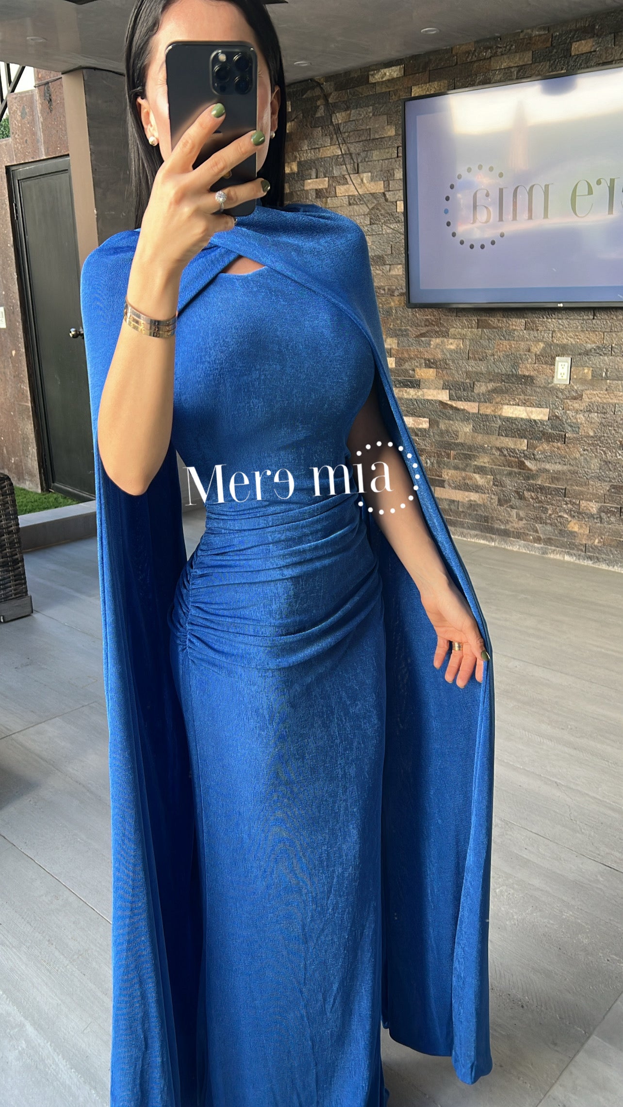 Vestido capa larga cruzada