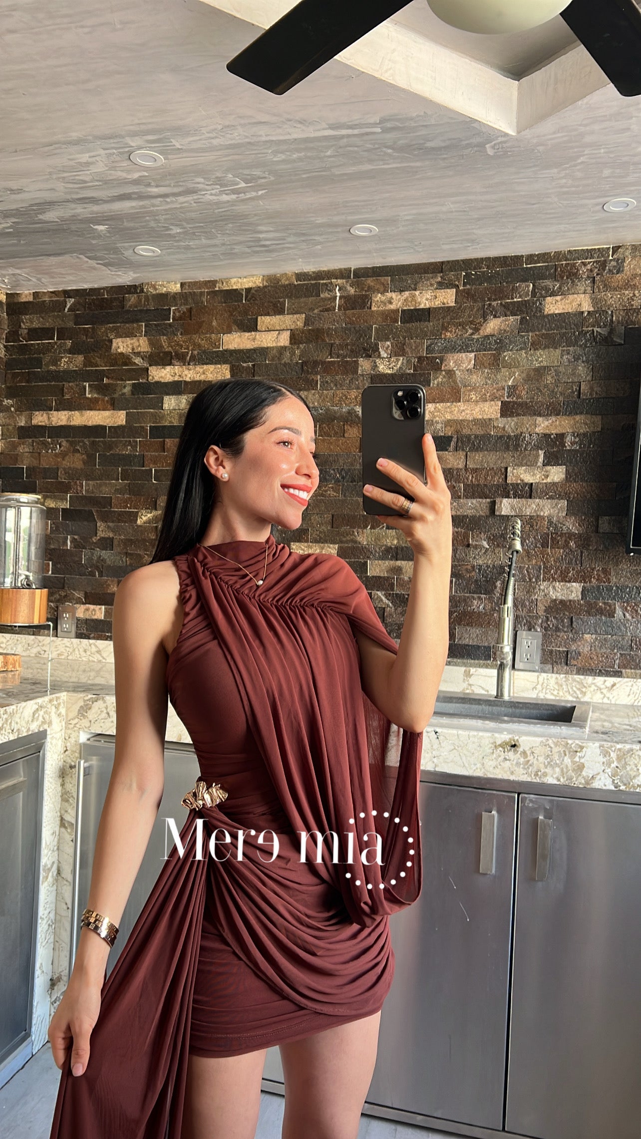 Vestido corto plisado estola