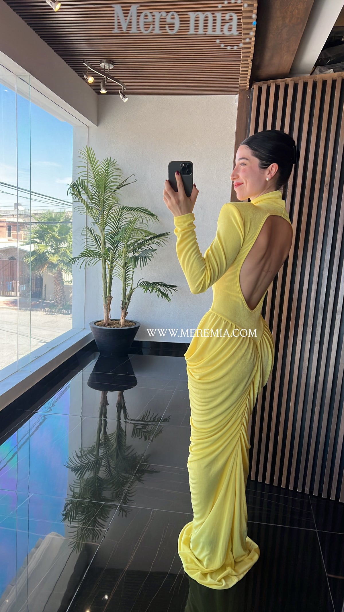 Vestido plisado cruzado