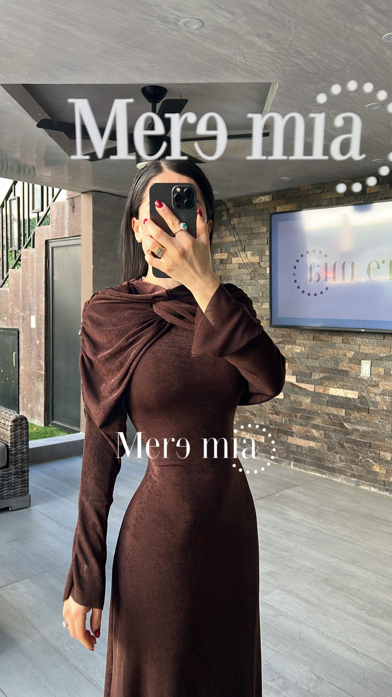 Vestido café plisado nudo