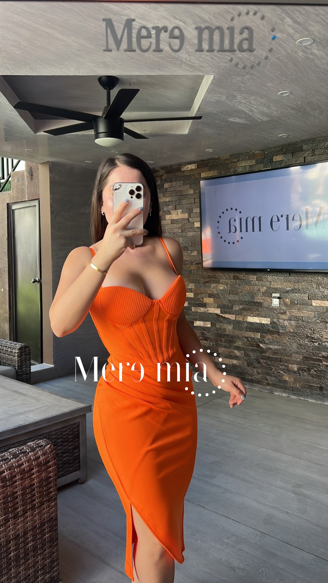 Vestido naranja copas