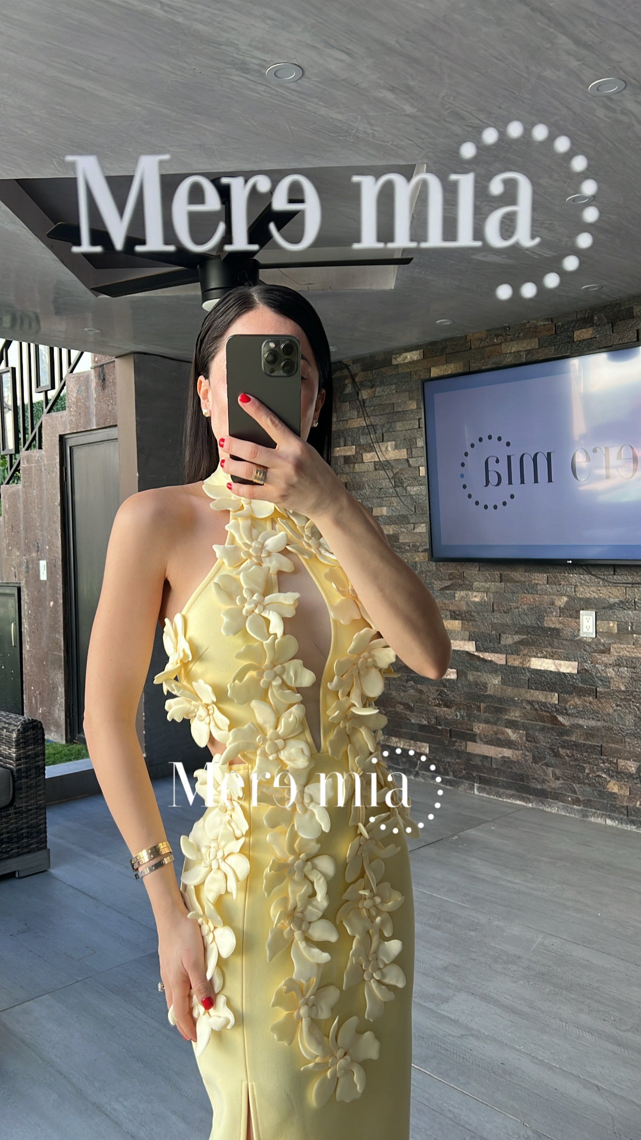 Vestido cuello flores