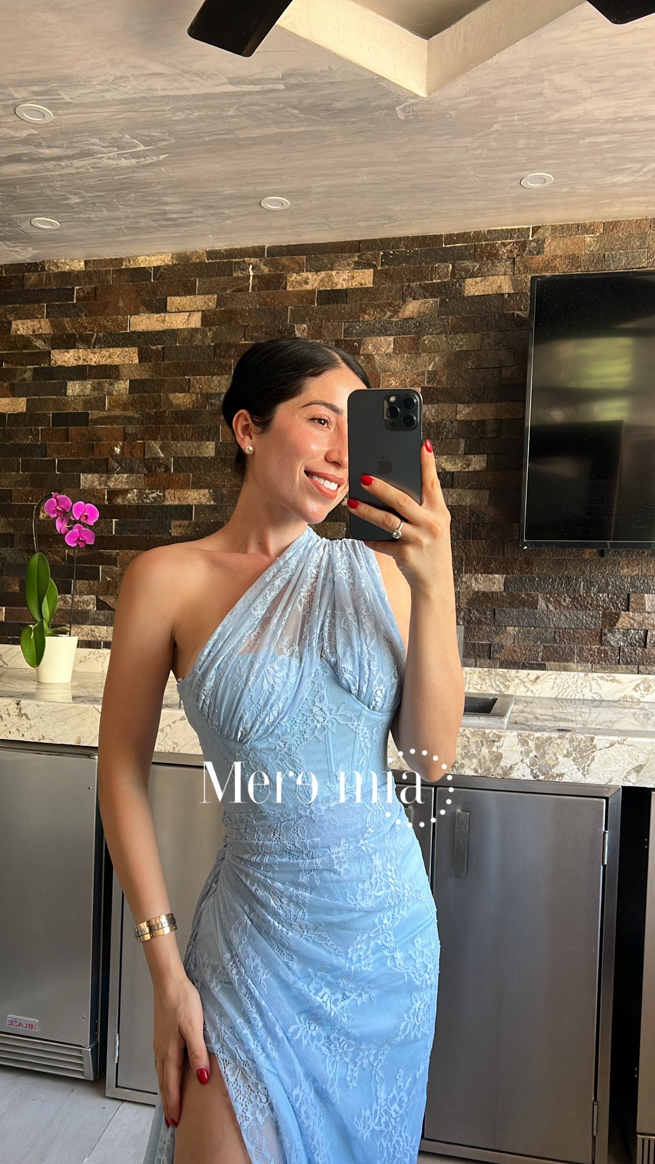 Vestido encaje copas hombro