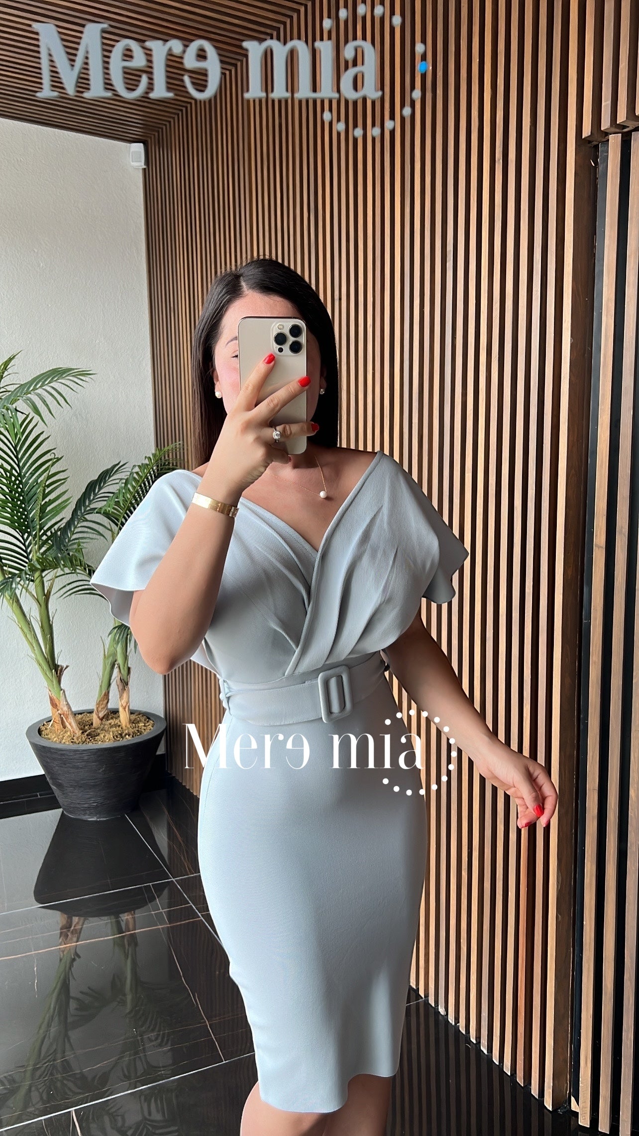 Vestido gris cinto