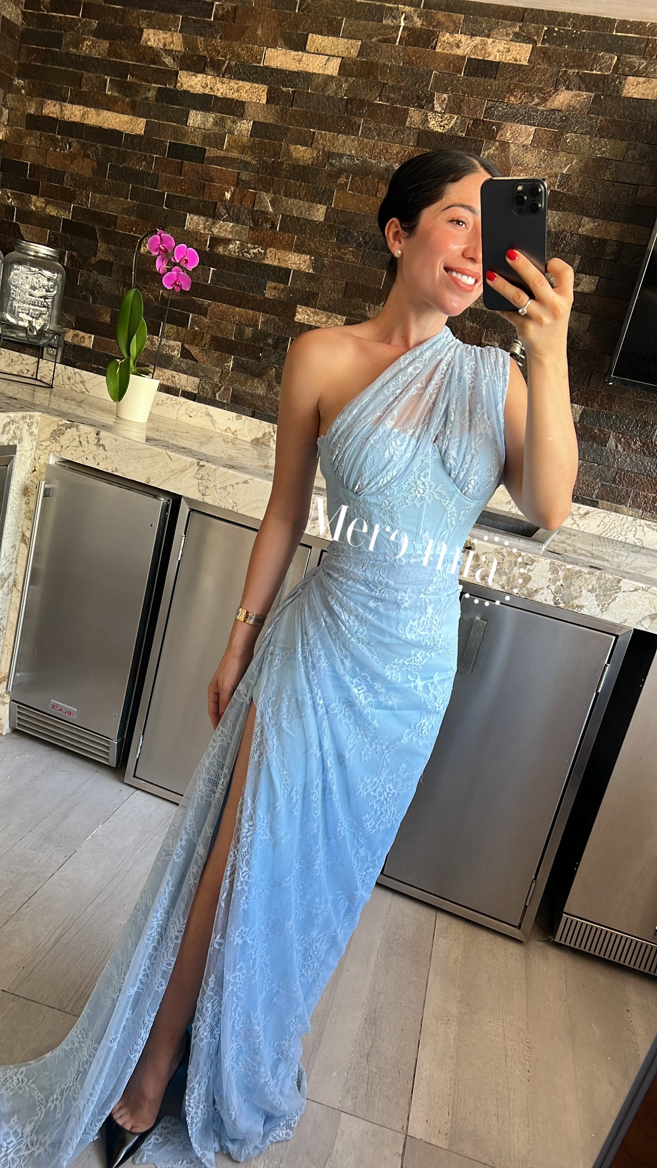 Vestido encaje copas hombro