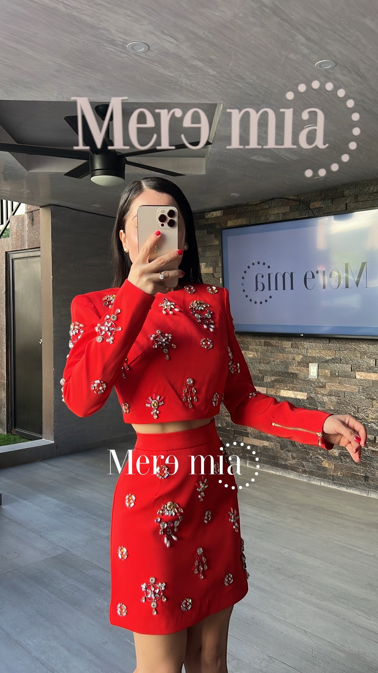 Conjunto rojo apl