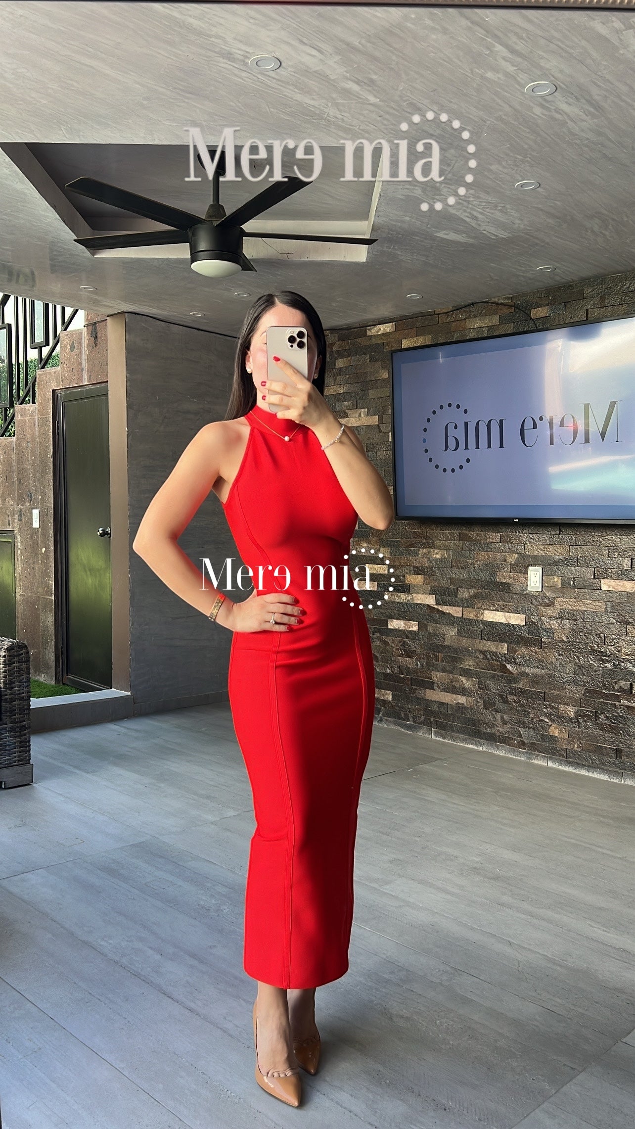 Vestido rojo cuello midi