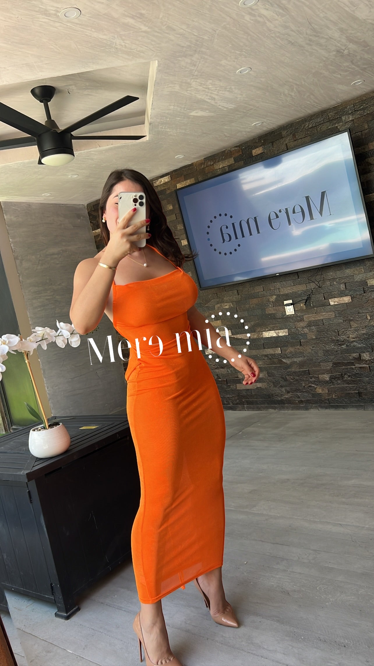 Vestido sin espalda naranja