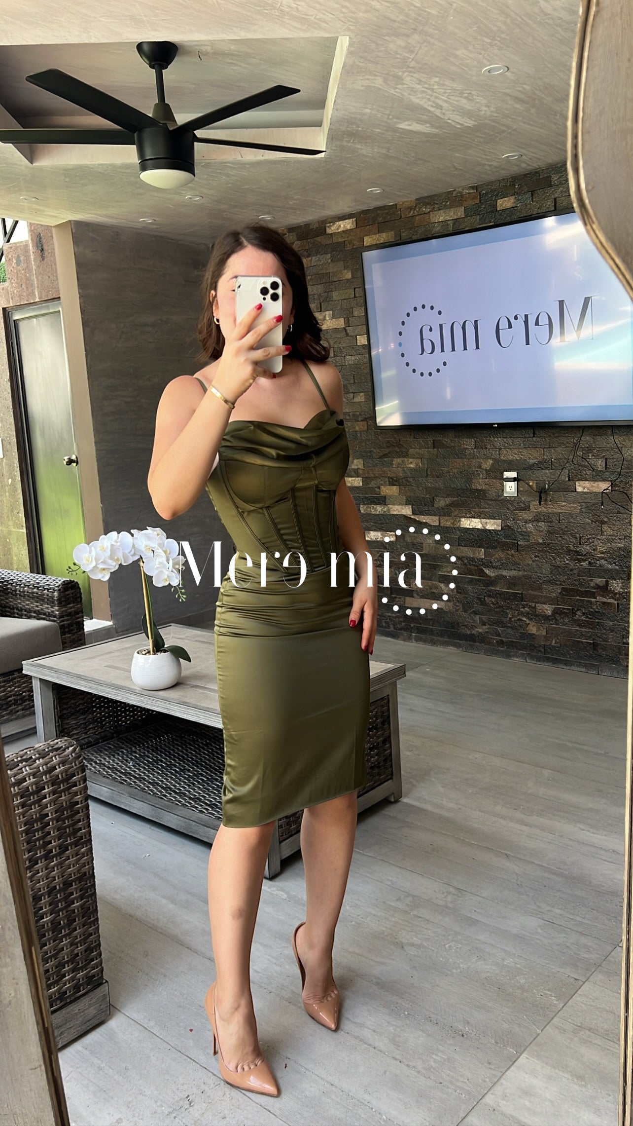 Vestido verde copas