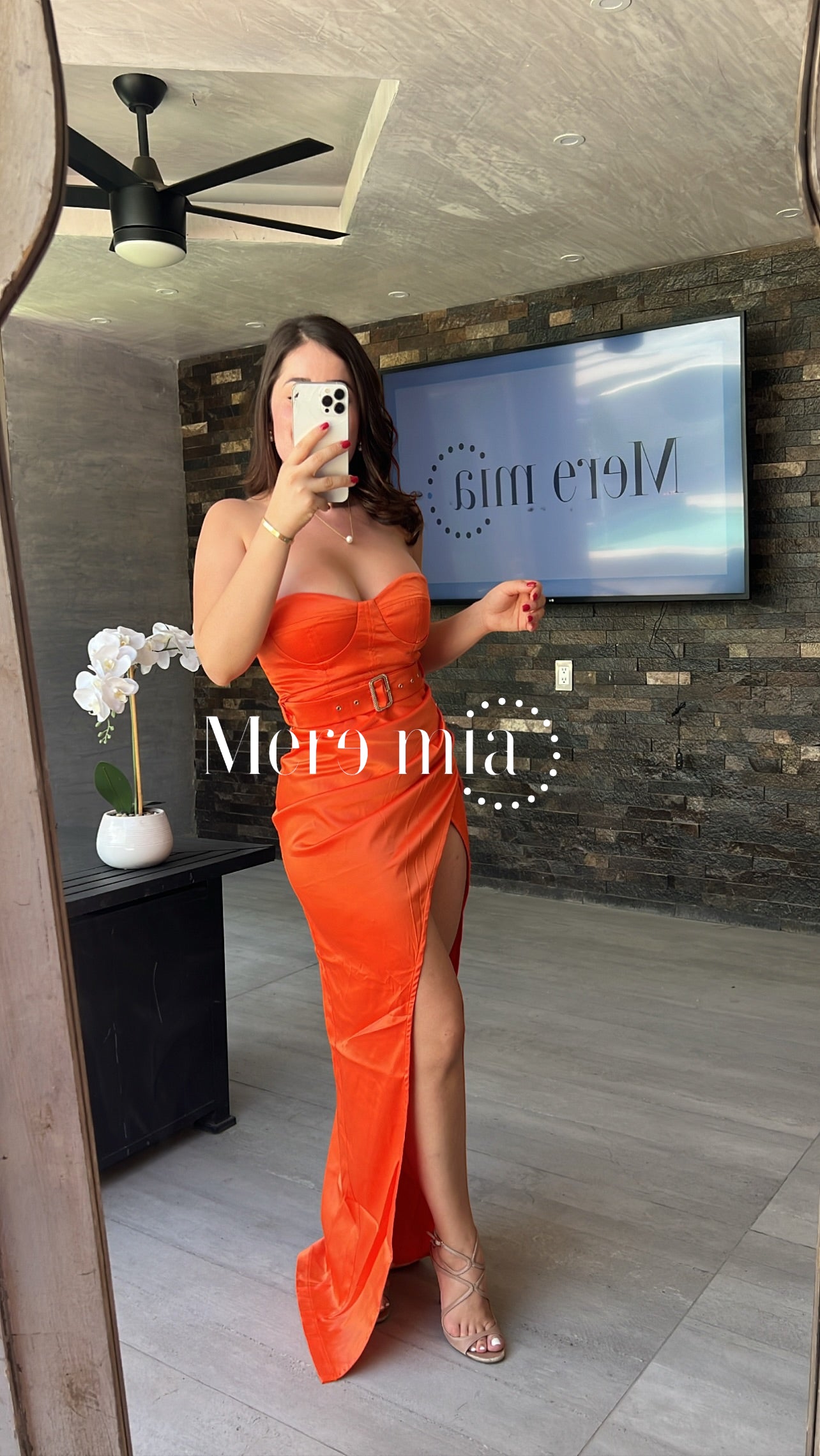 Vestido naranja strapless