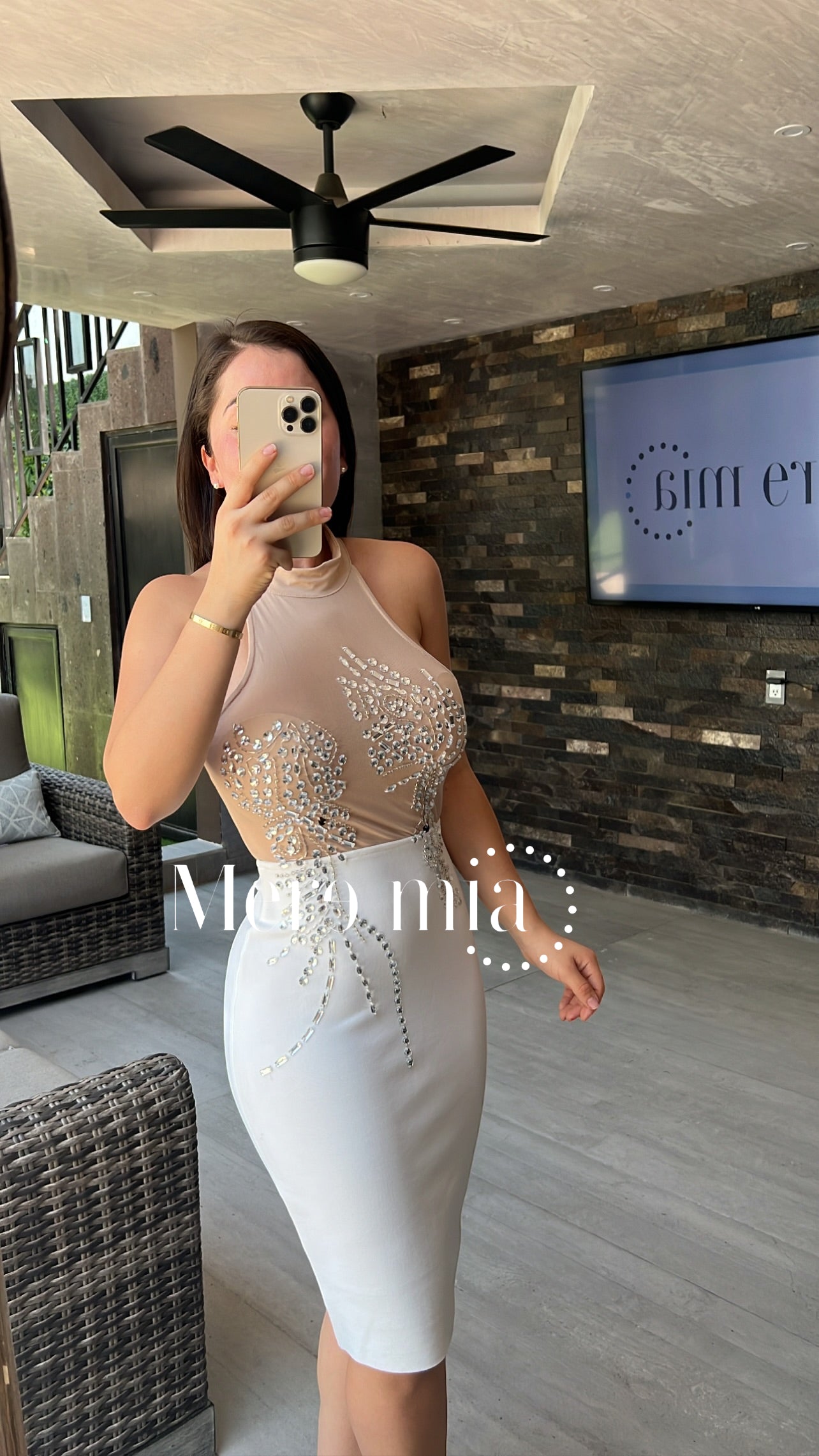 Vestido blanco con aplicaciones