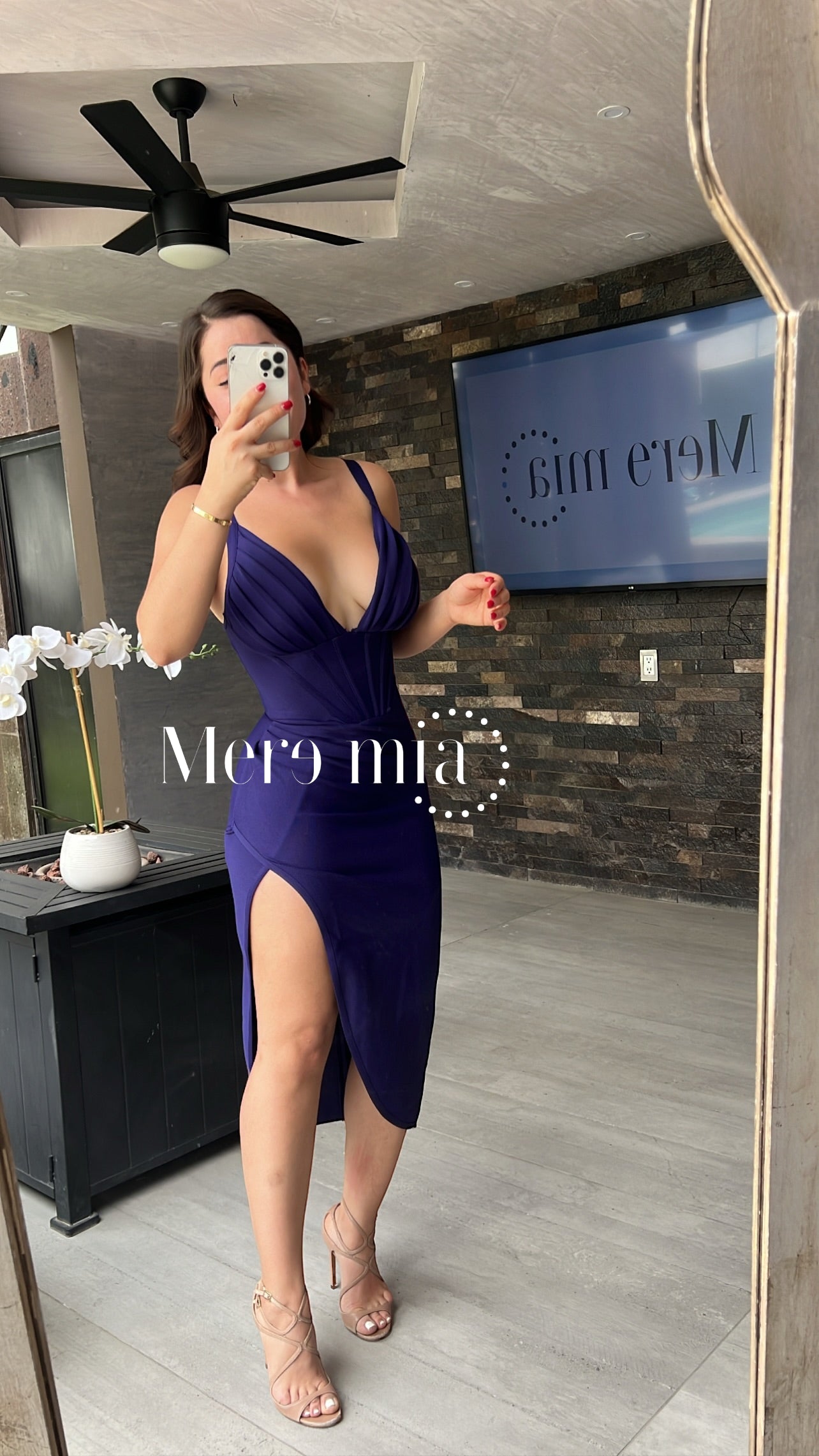 Vestido morado escote V