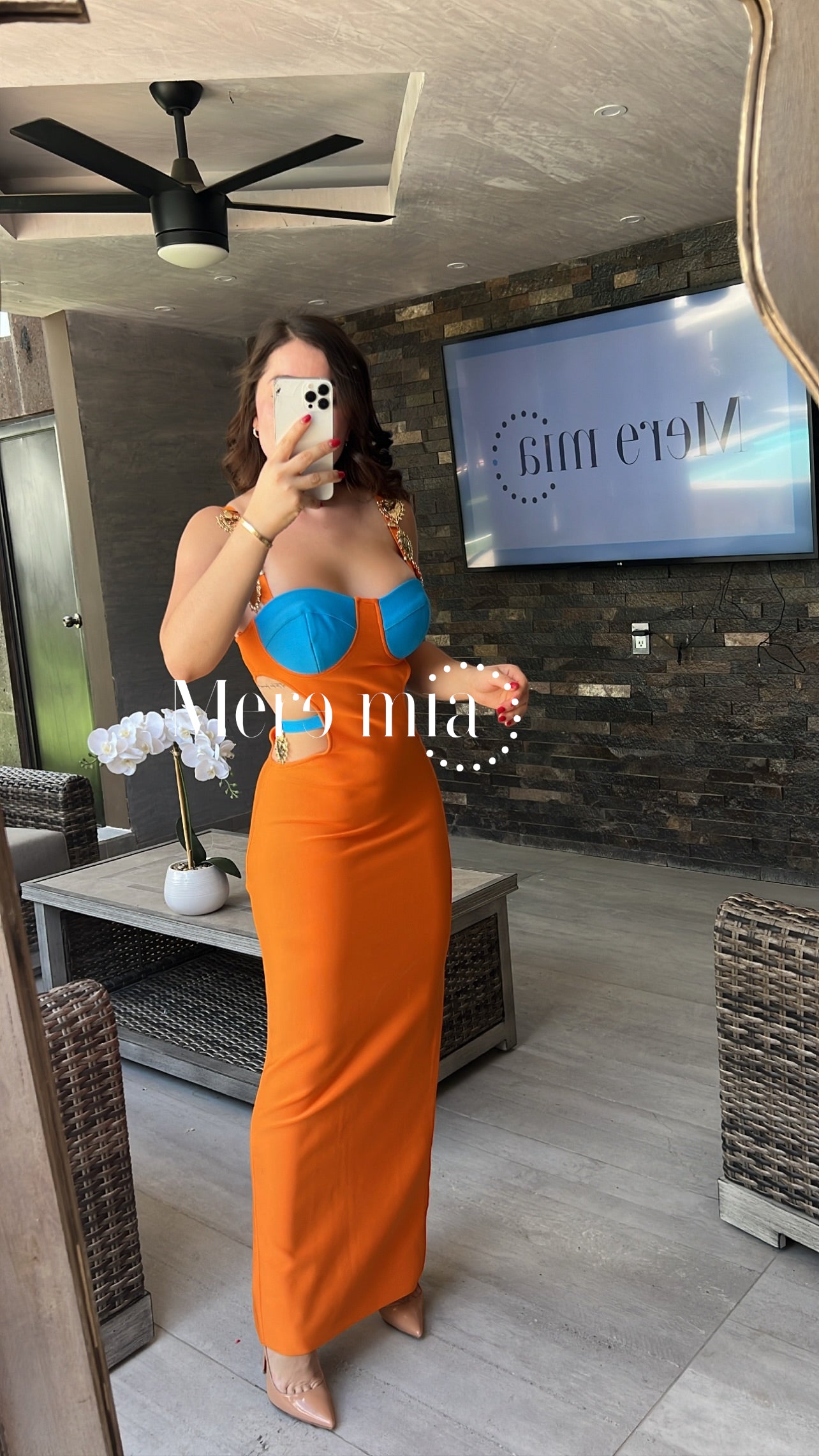 Vestido naranja copas