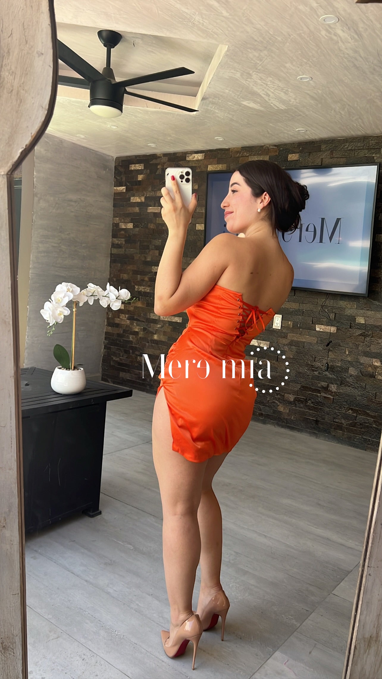 Vestido naranja strapless saten