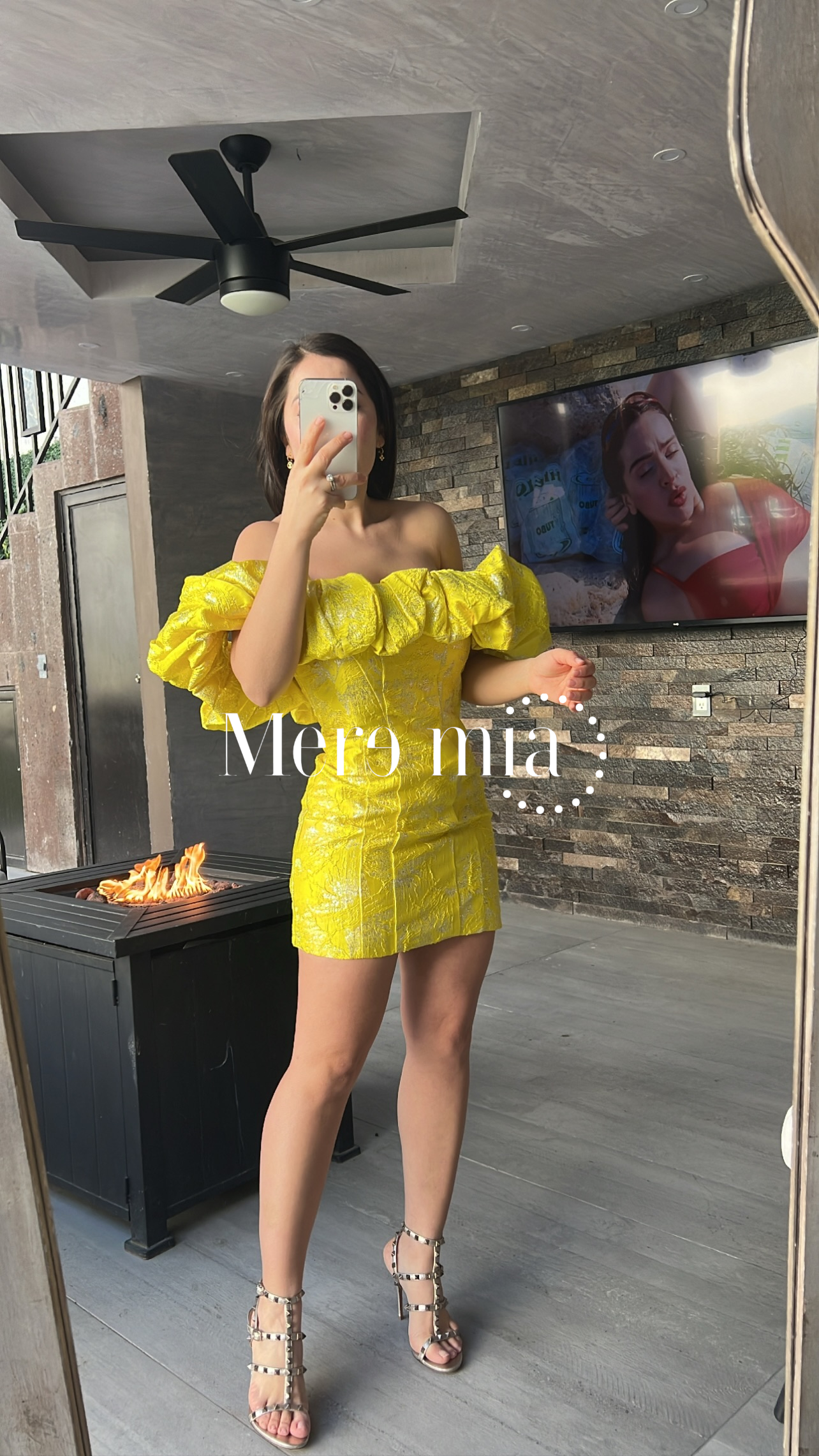 Vestido hombros amarillo