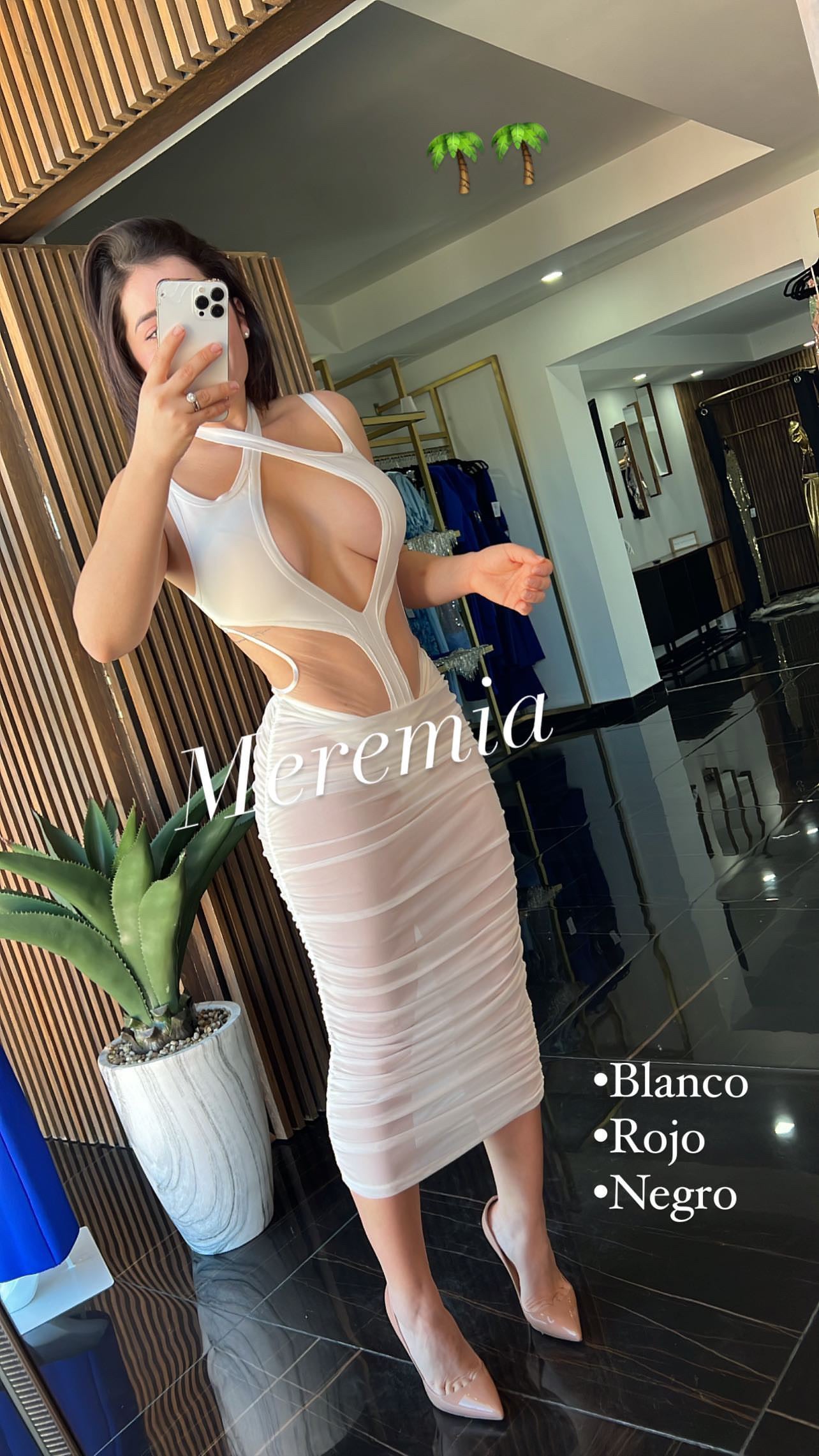 Vestido con body escote busto