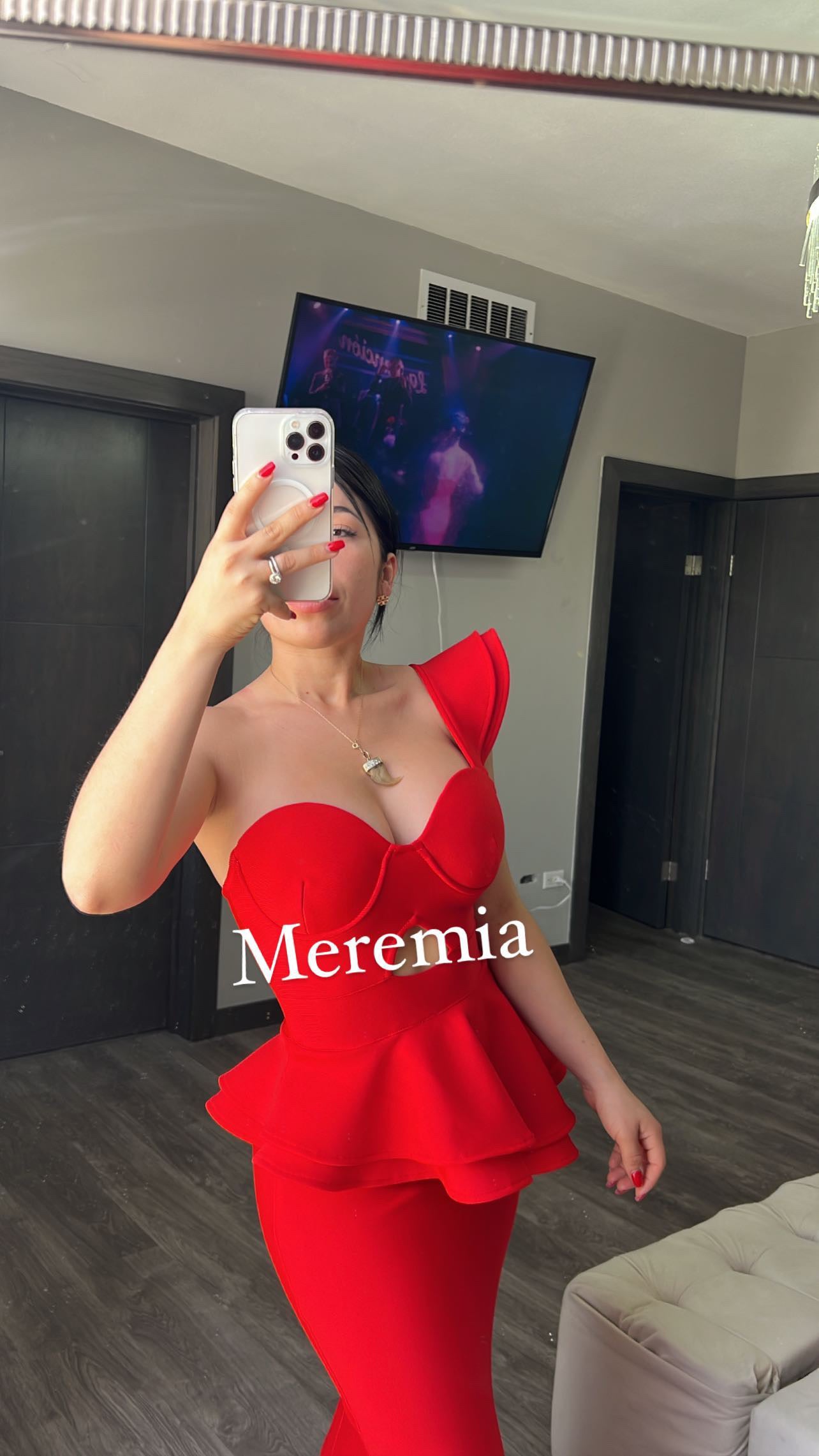 Vestido rojo hombro de lado