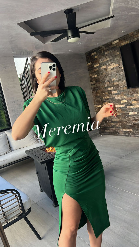 Vestido verde con hombreras